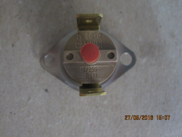 TY60-R, 120ºC, Fissing “F”, Faston vertical. 