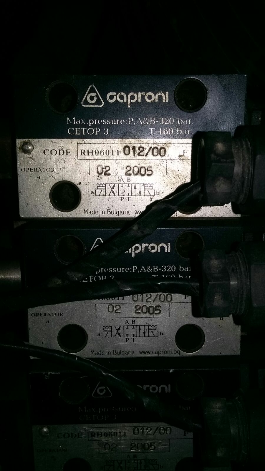 PX06011-12F