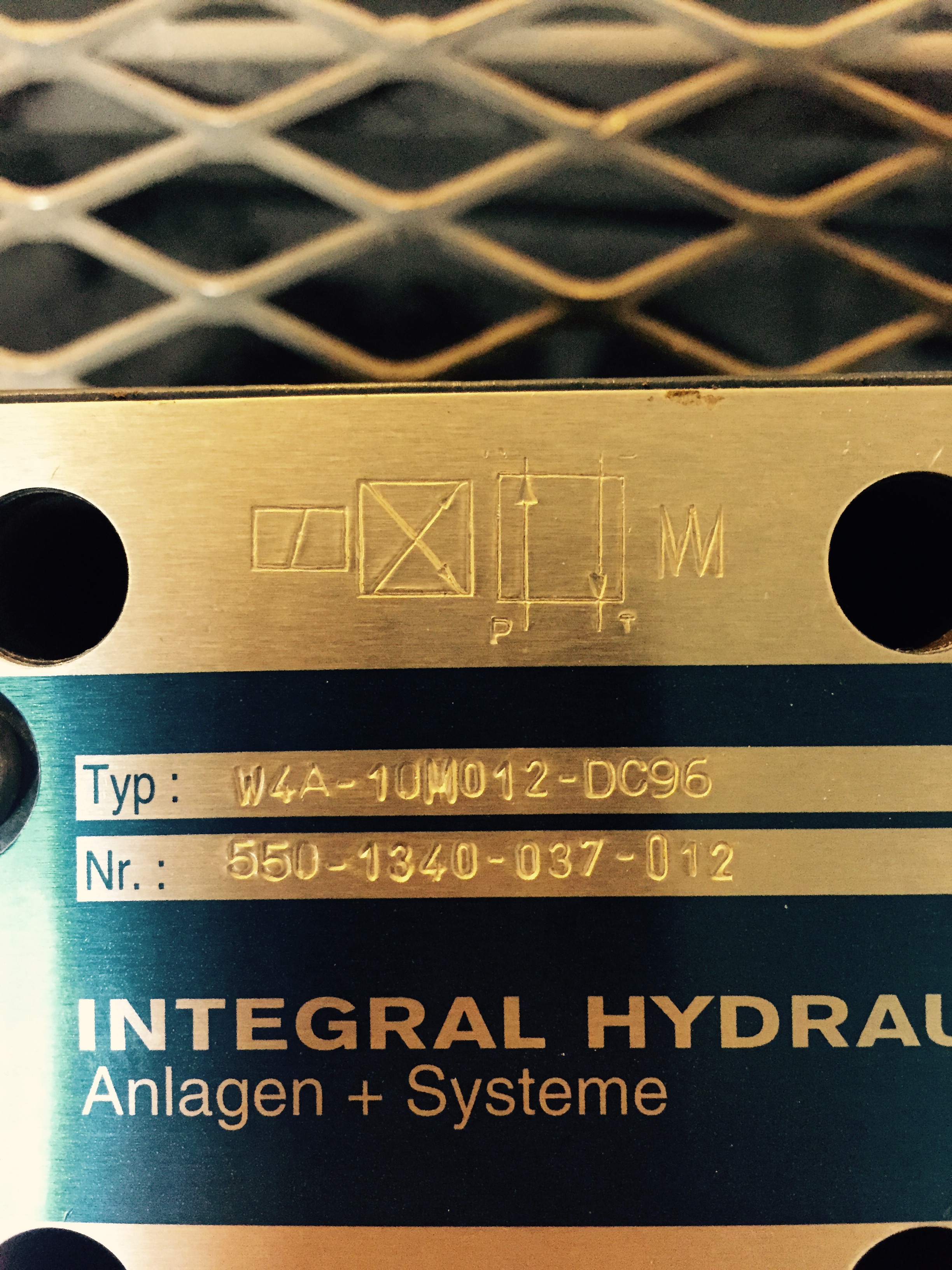 W4A-10M012-DC96 obsolete,replaced by 4WE10D5X/EG96N9K4/M 