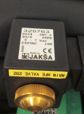 325763