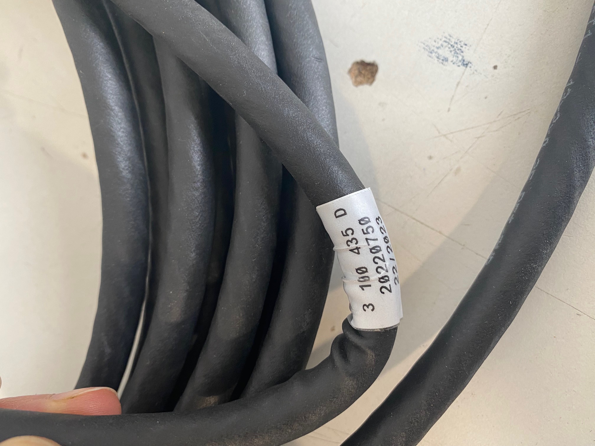 3100435