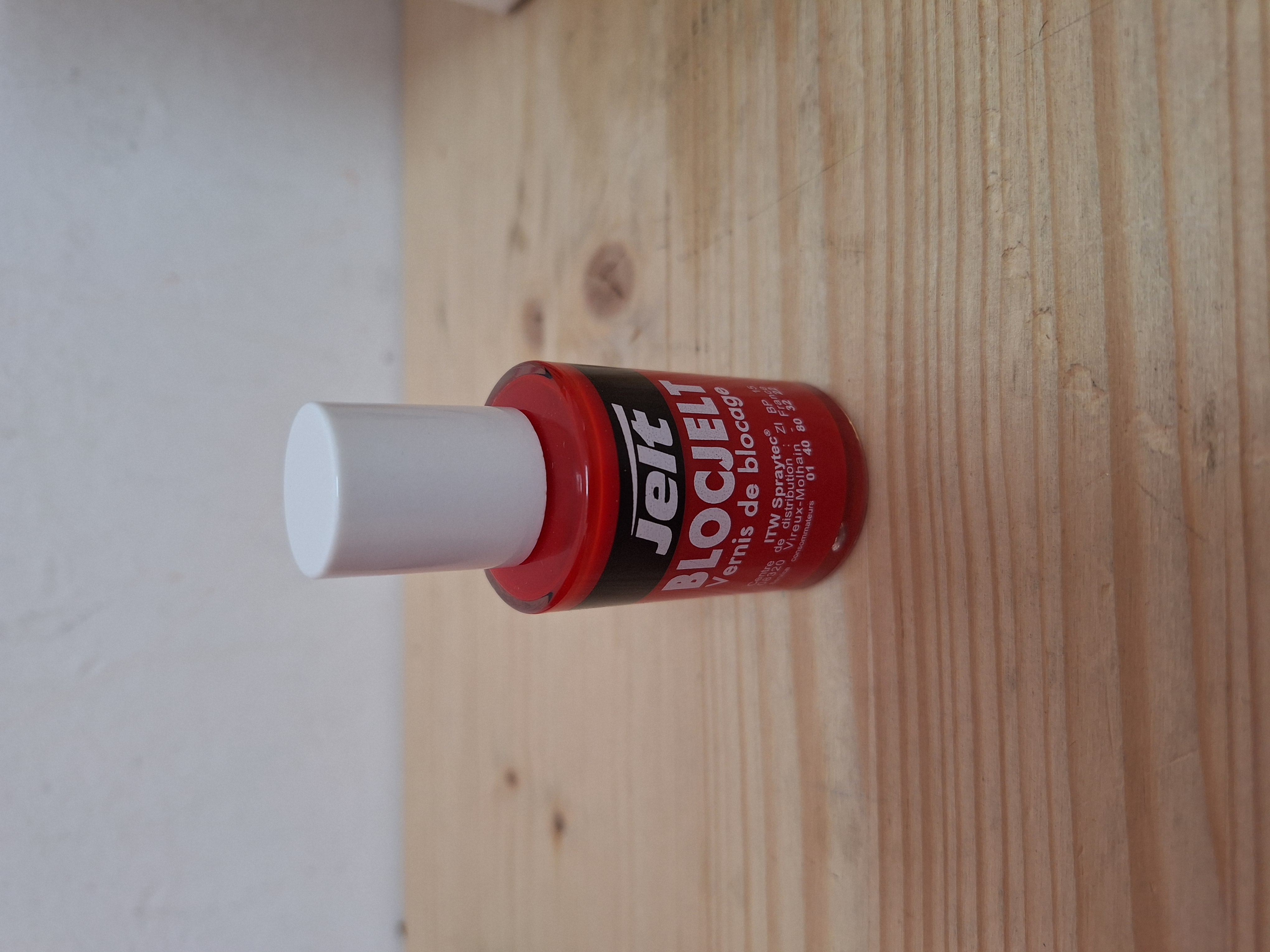 6967 RED LOCKING VARNISH
