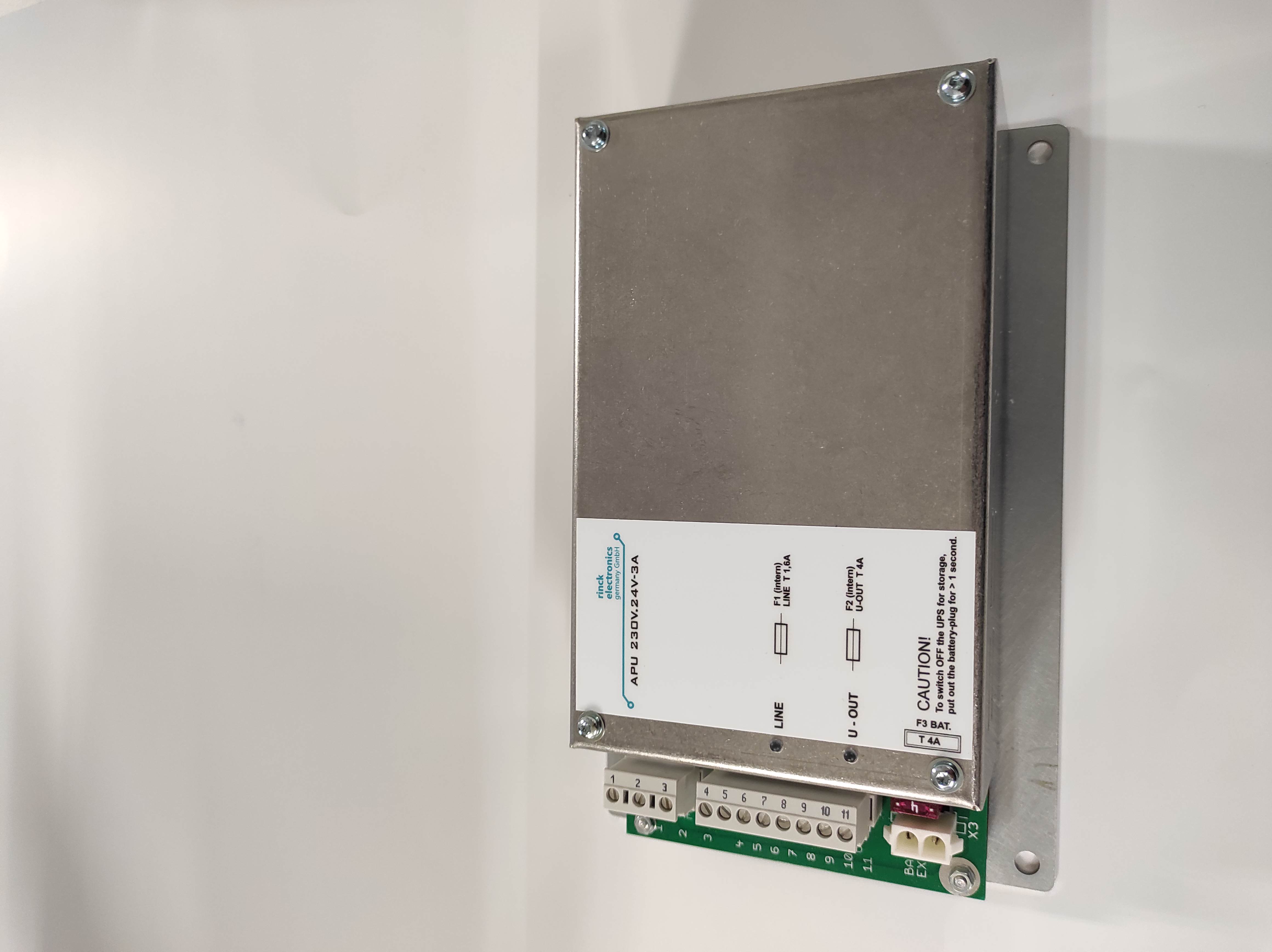 APU230V.24V-3A/R