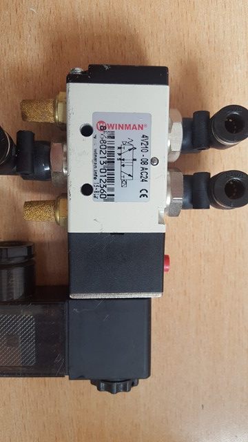 4V210-08 AC24 