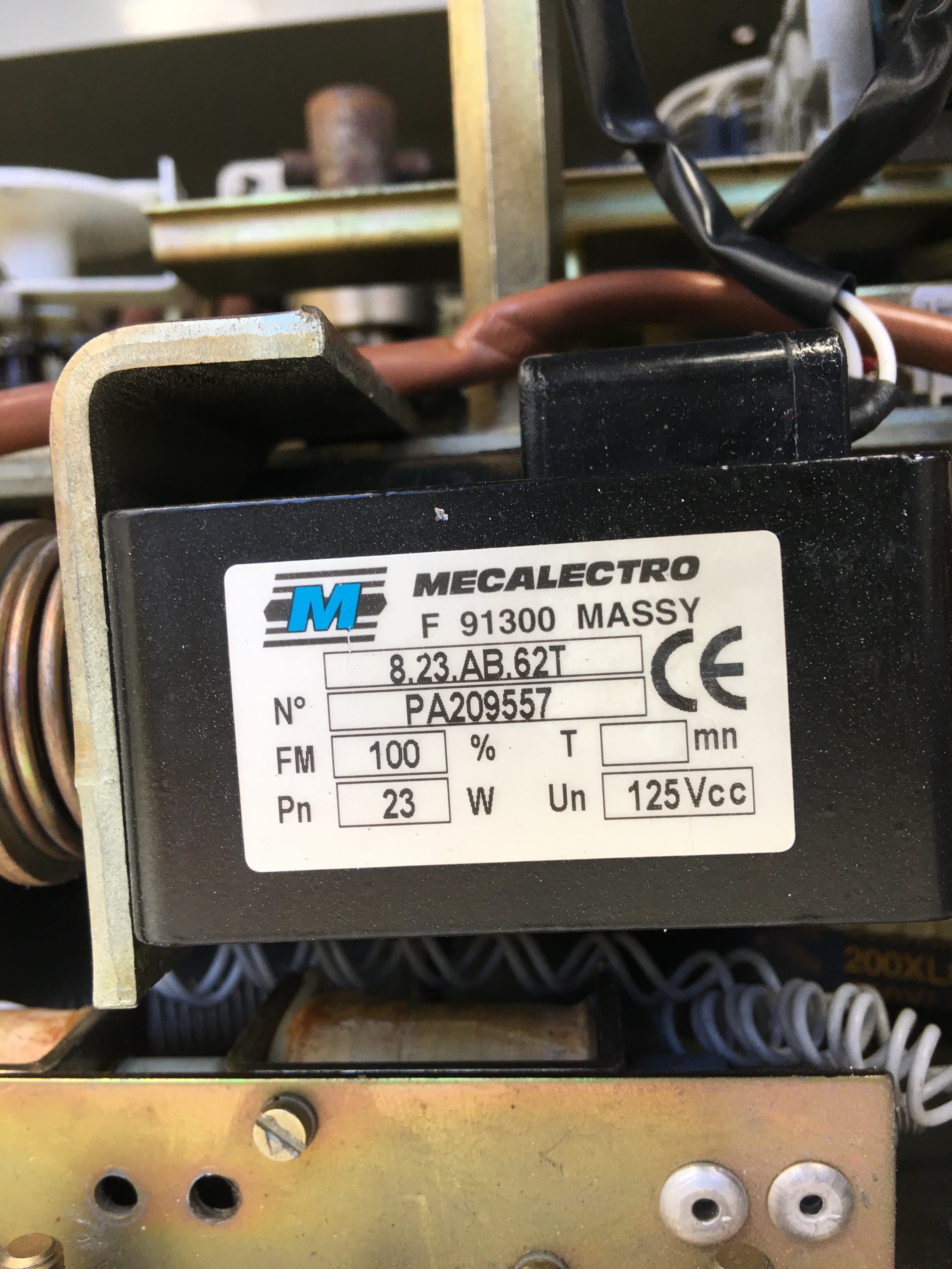 8.23-.AB.62T (125Vcc - 23W)