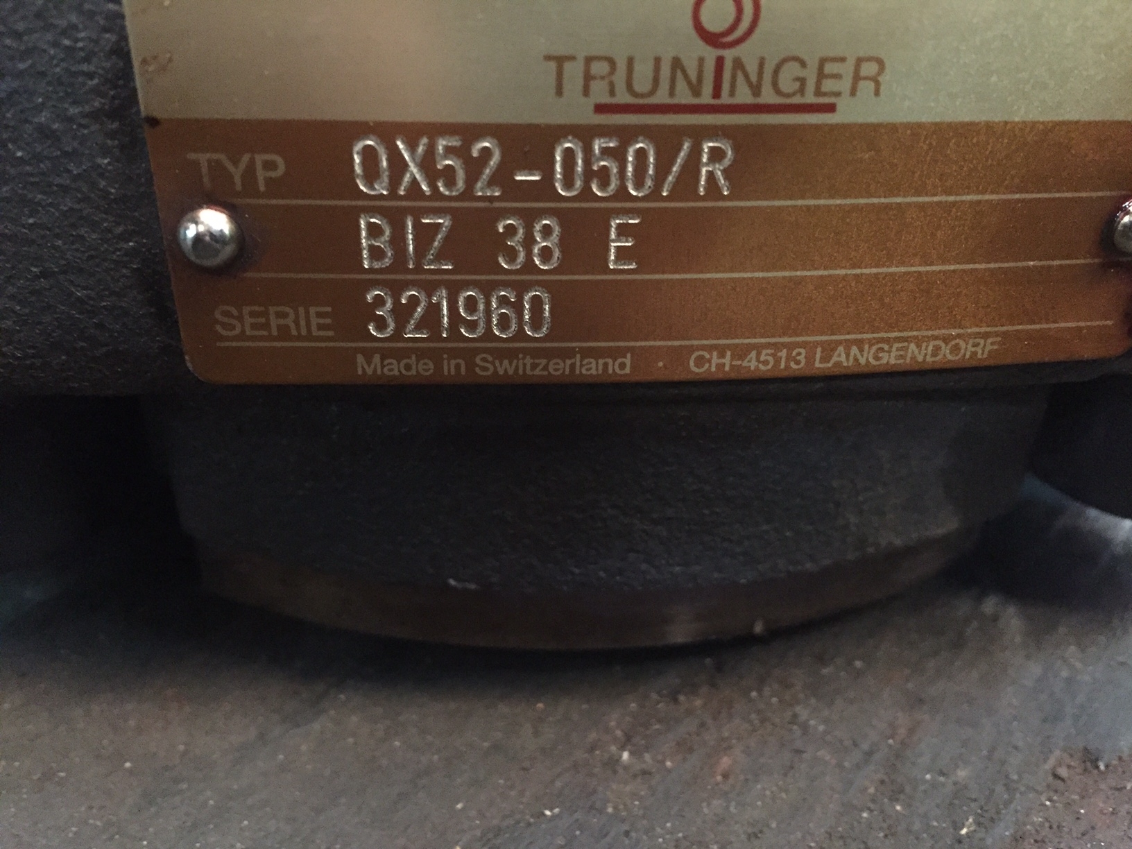 QX52-050R238 