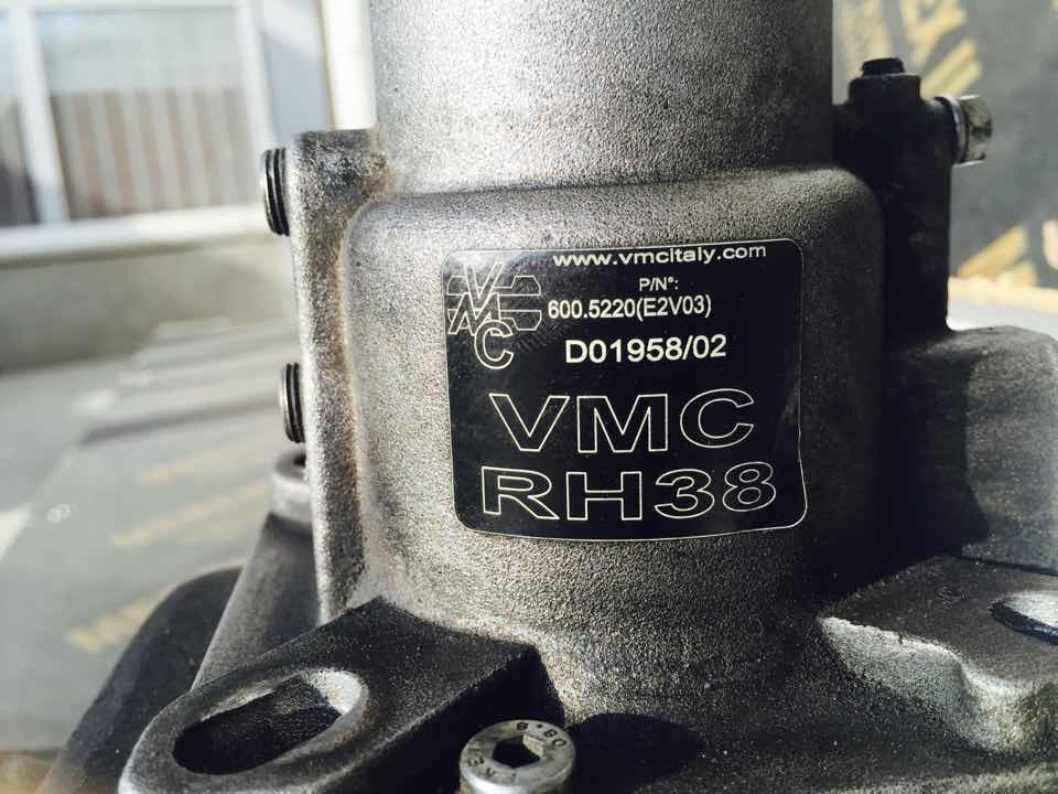 600.5220(E2V903) D01958/02 