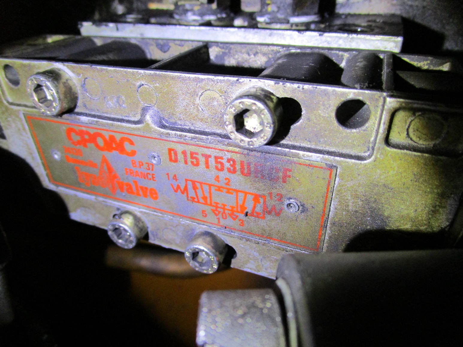 D 15 T 53 URCF obsolete, alternative 5811490540 of brand Aventics 