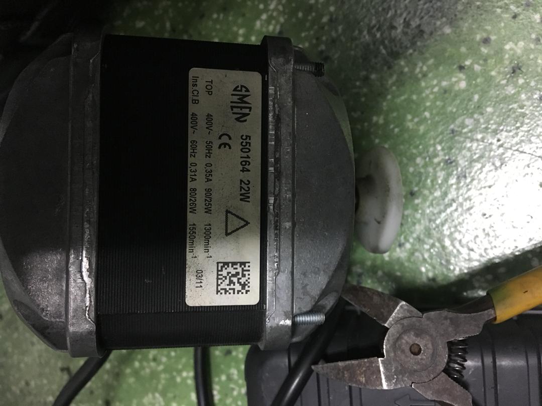 550164  22W,only complete fan is available 30KFB4008 "8668735" "550164" *5302472* HELICED250MM or 30KFB4008 "8668736" "550164" *5302472* HELICE D300MM 