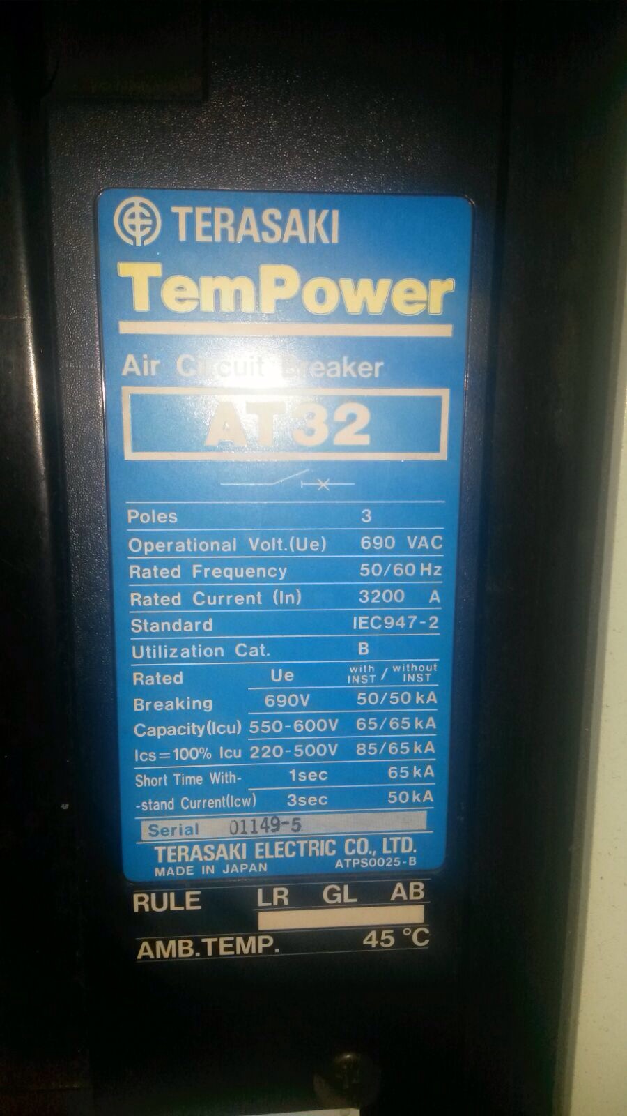 TEM POWER AT32 alternative, AR332S-R 3200A 3P D/O ACB and AT32 3200A 