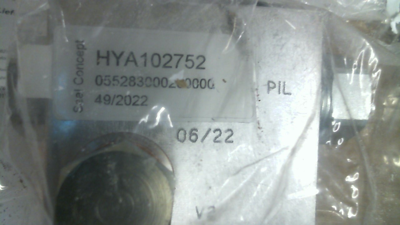 HYA102752