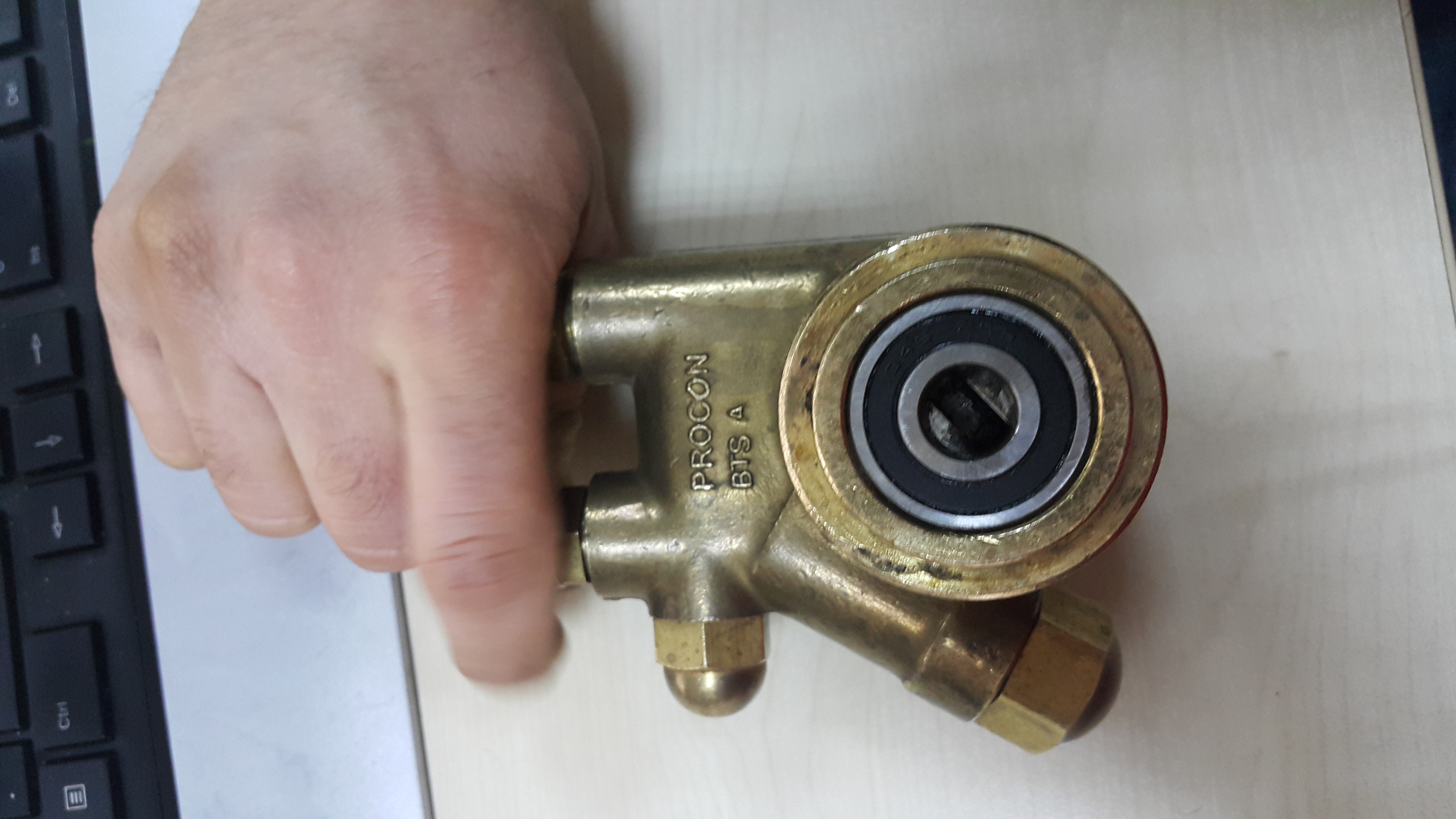 131B070R12BA 200PSI 