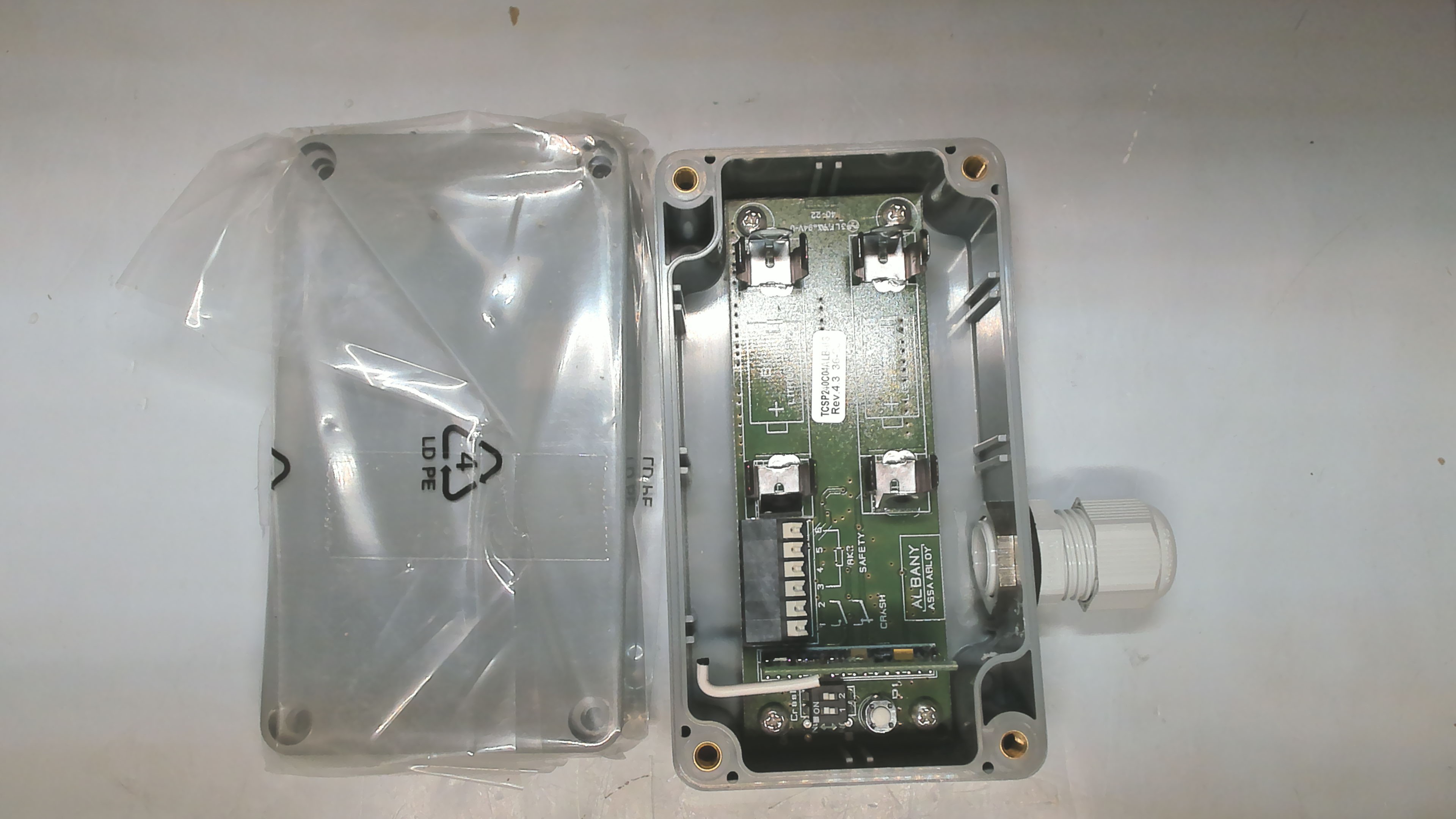 D4904T0027