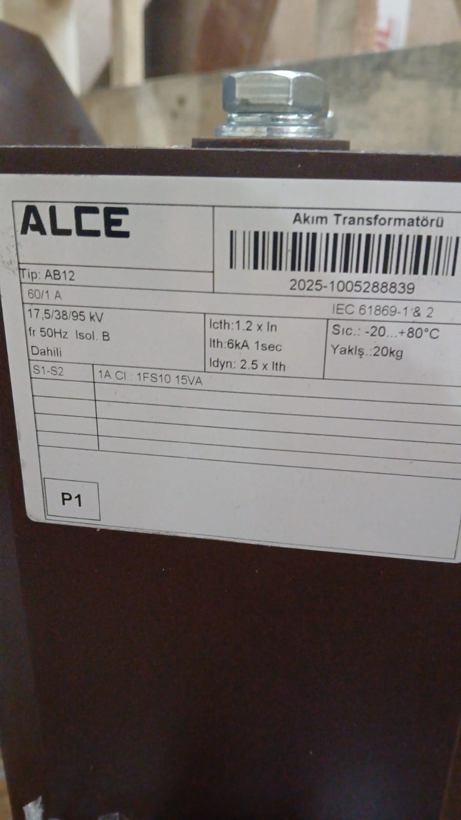 AB12