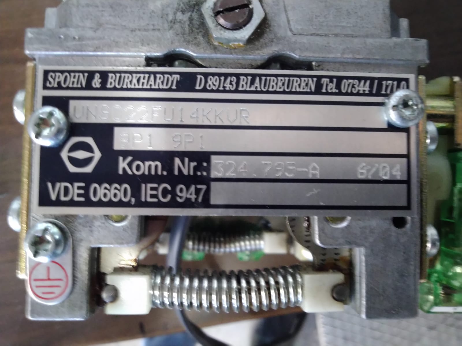 VNS0 2 2 F V-U 14 AK R 9P1 9P1