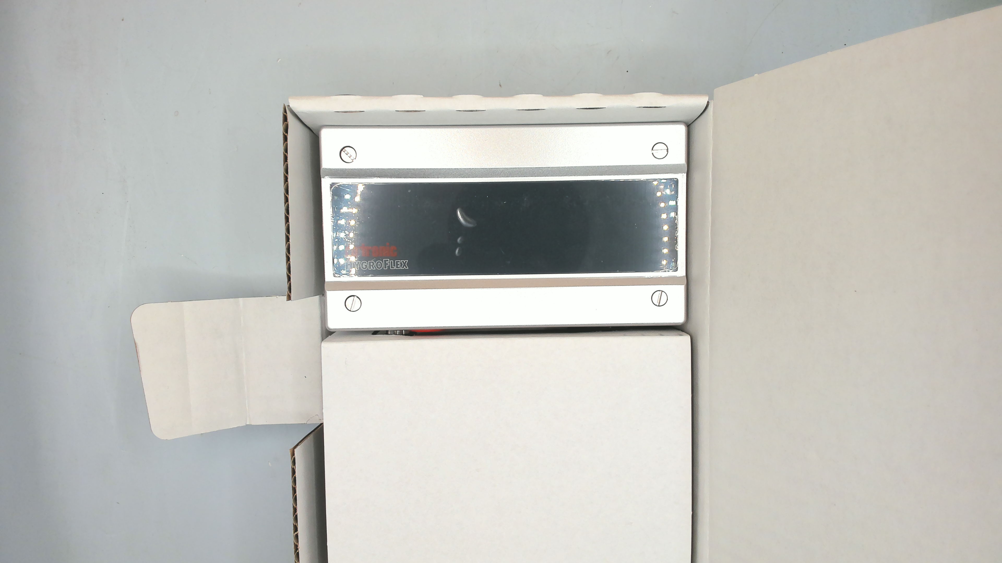 HF520-WB4XX1XX