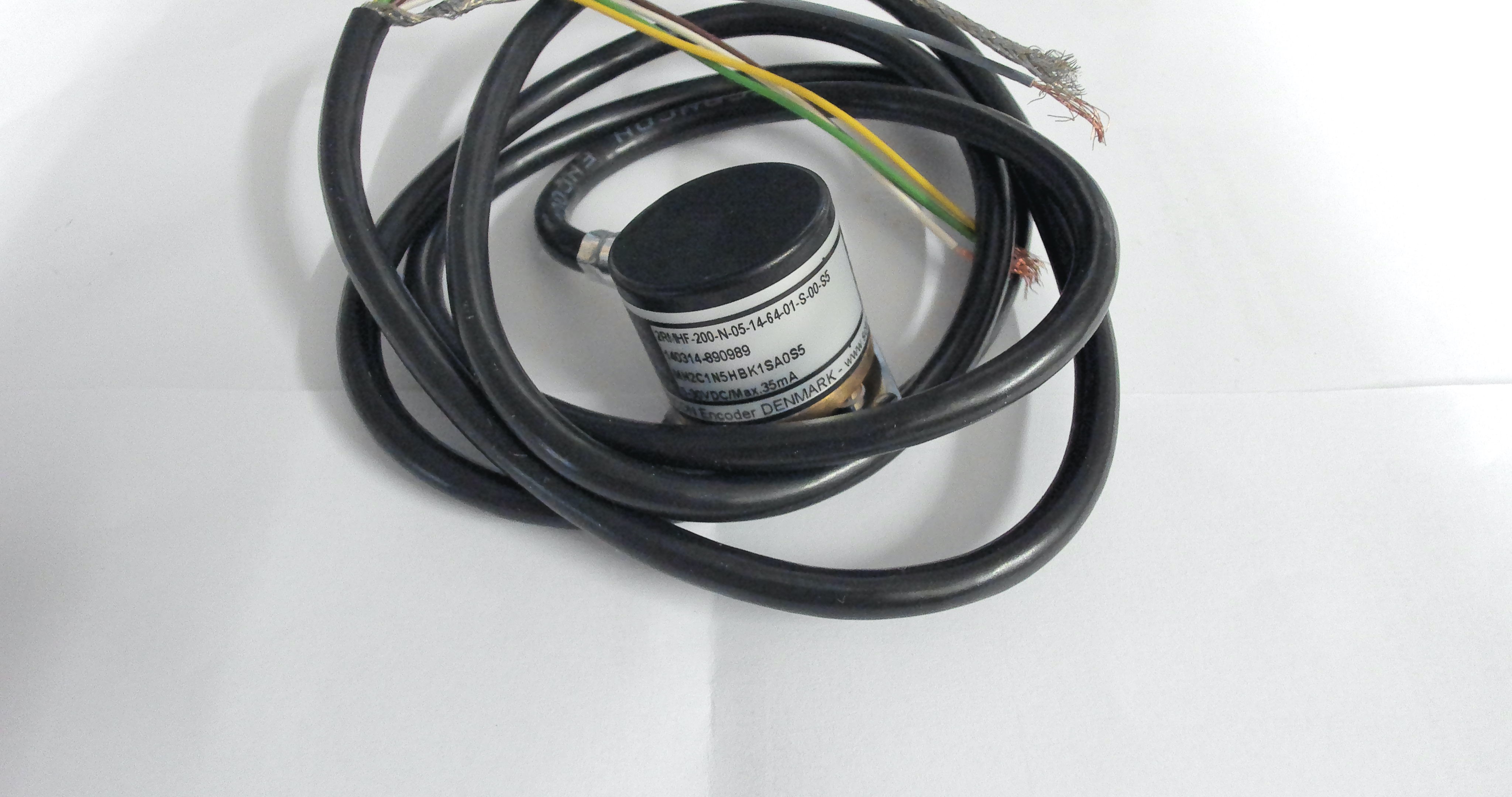 2RMHF-200-N-05-14-64-01-S-00-S5