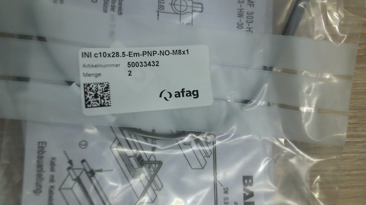 INI c10x28.5-Em-PNP-NO-M8x1