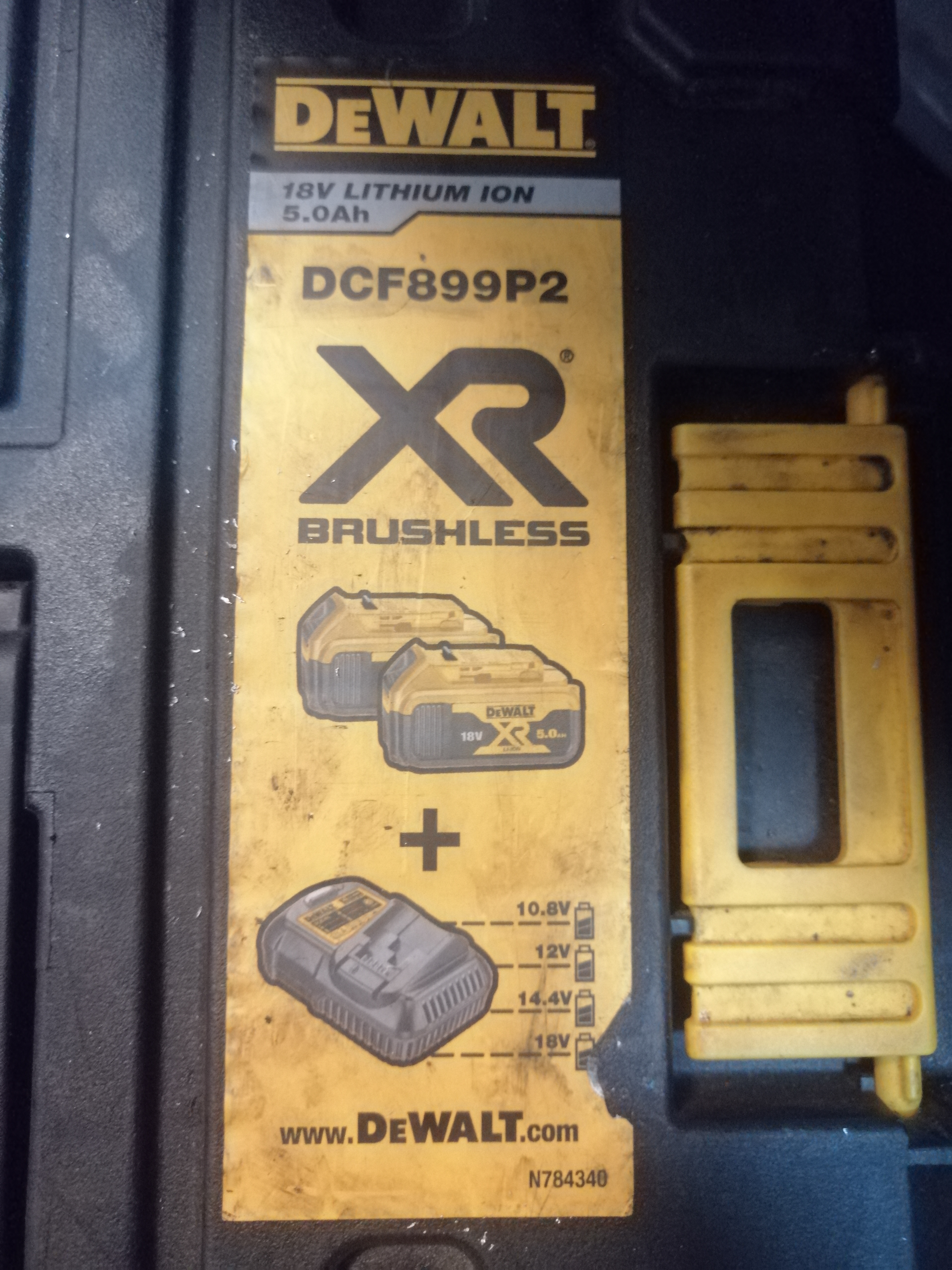 DCF899P2-QW