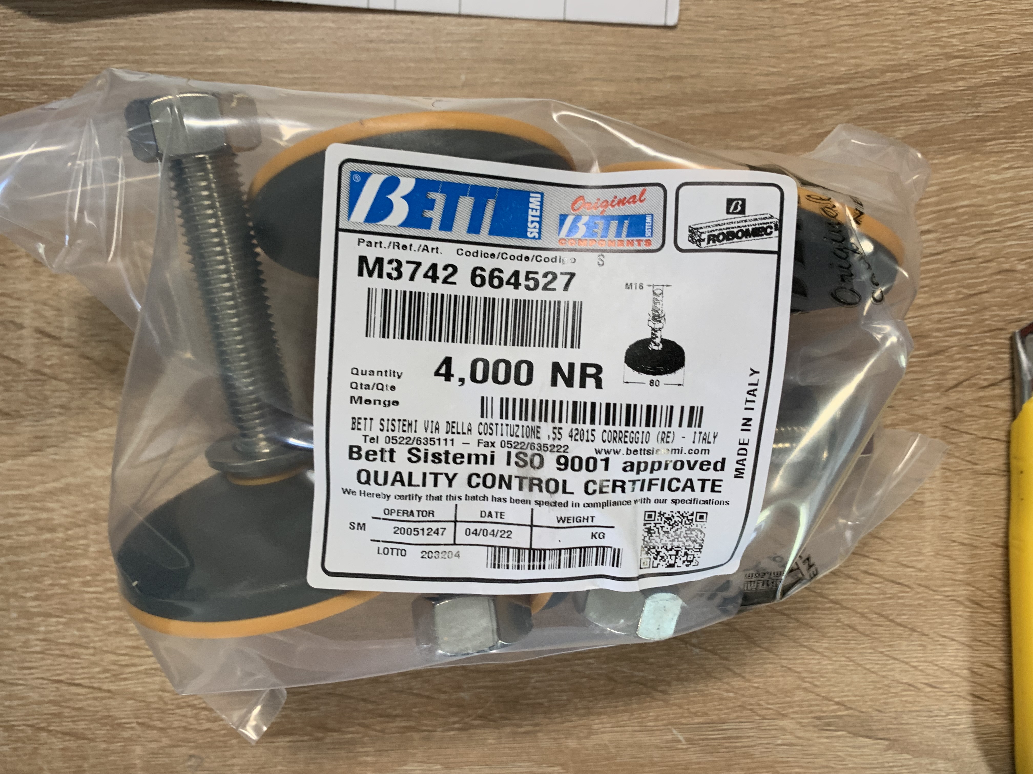 M3742664527