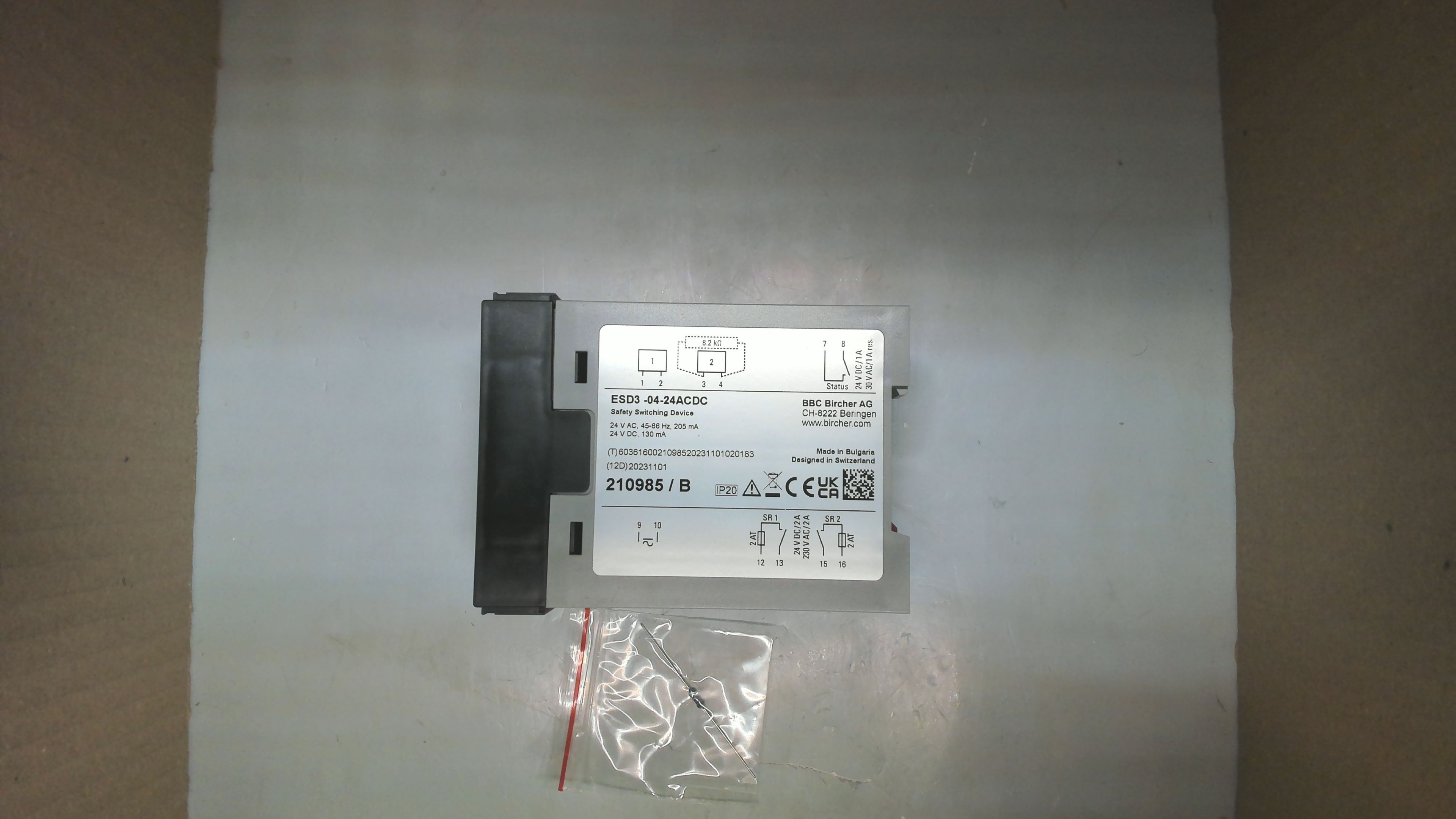210985 / ESD3-04-24ACDC
