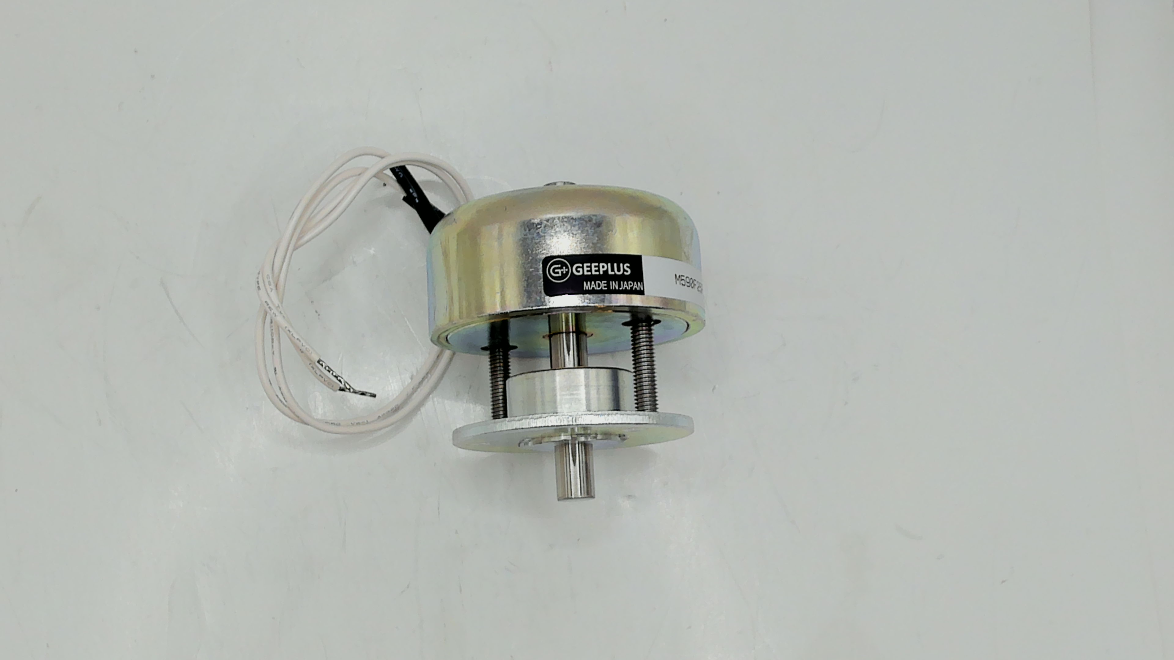 M590F-25P