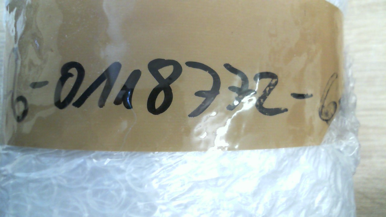 001 18 772