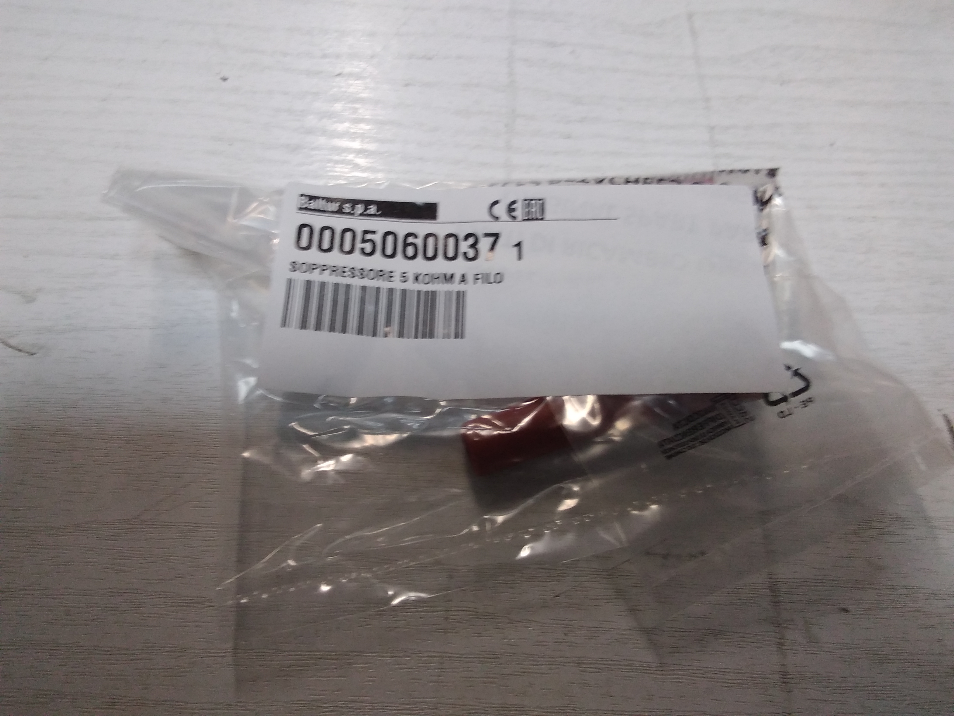 0005060037