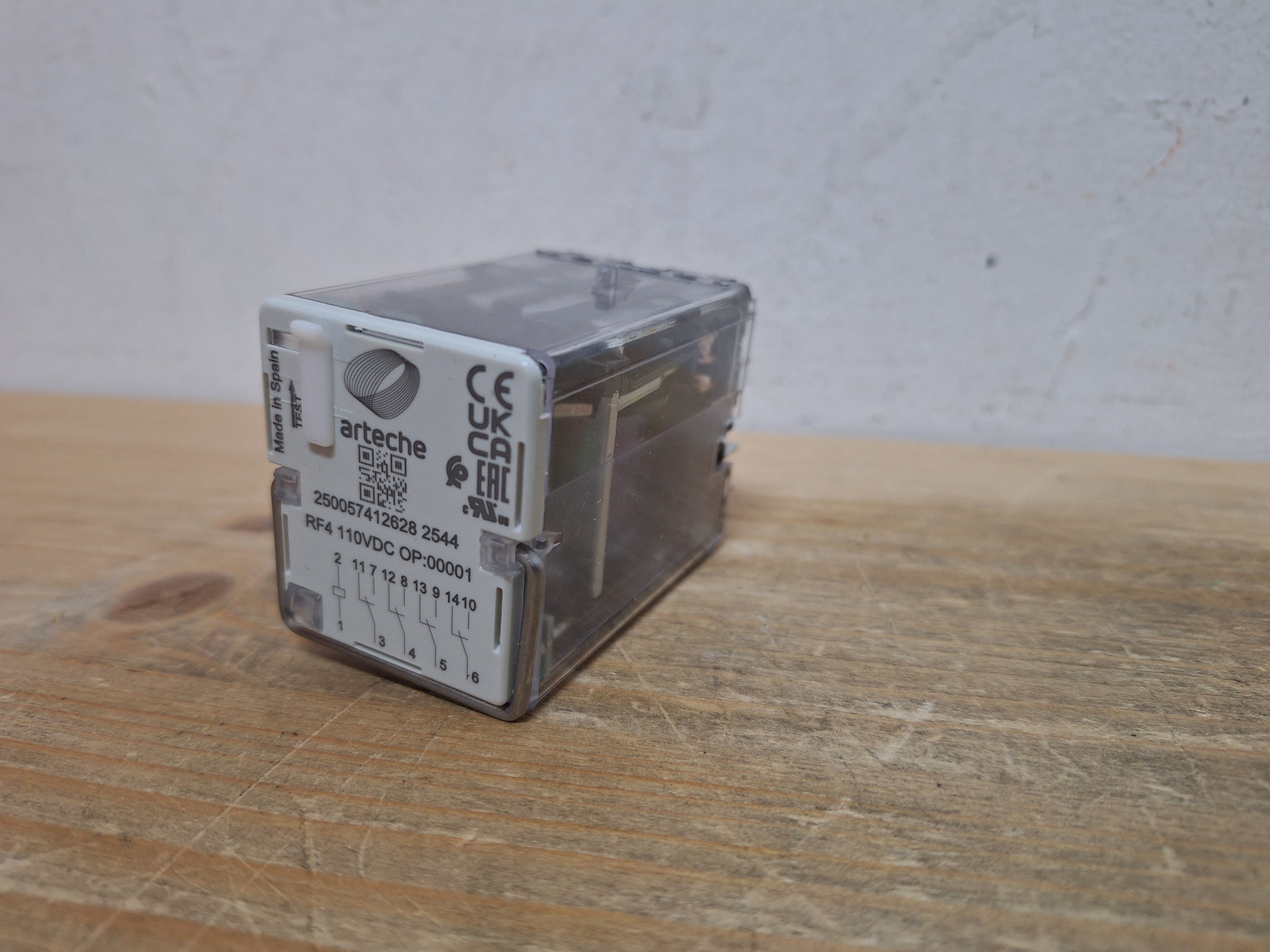 RF-4 110 VDC OP00001