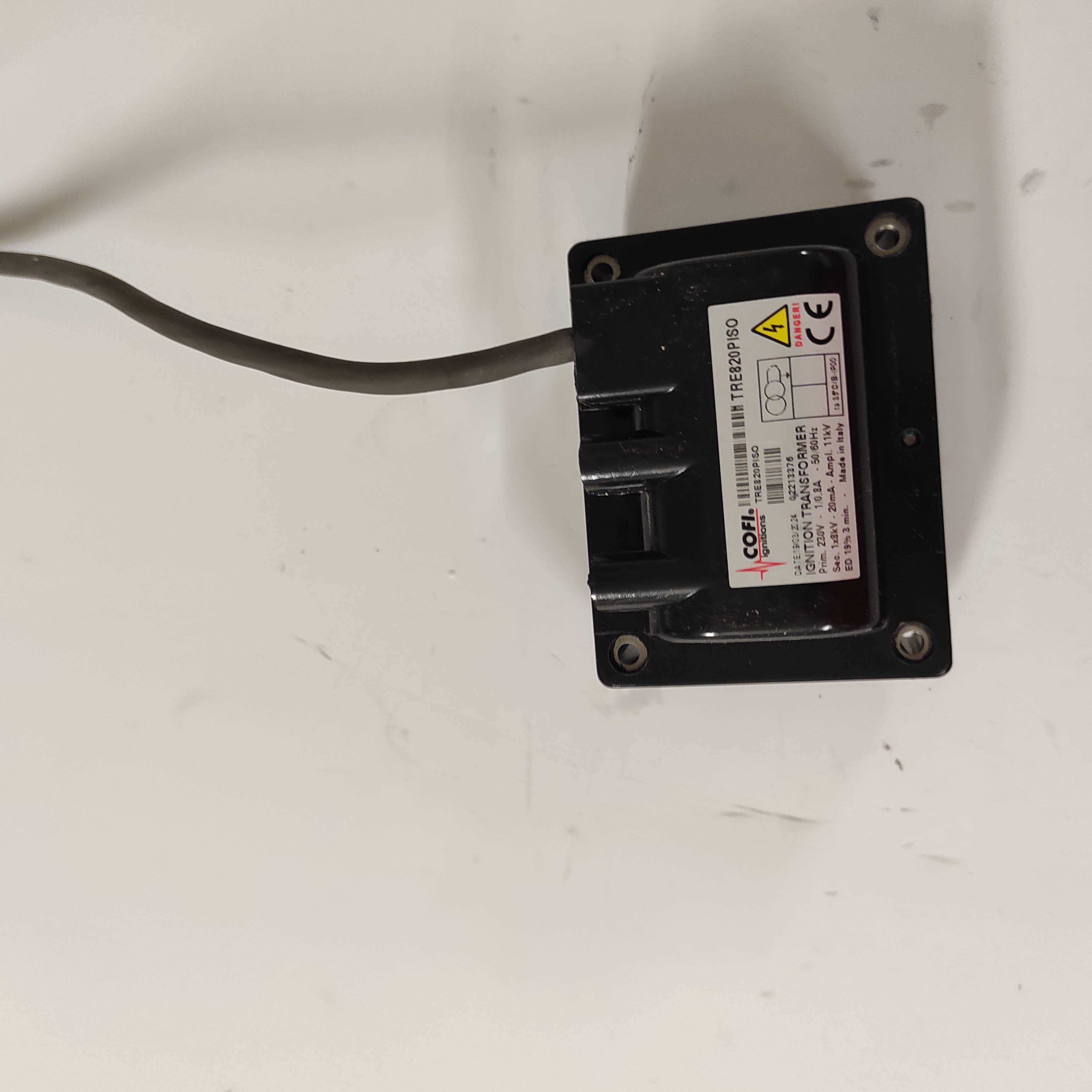 TRE 820 PISO