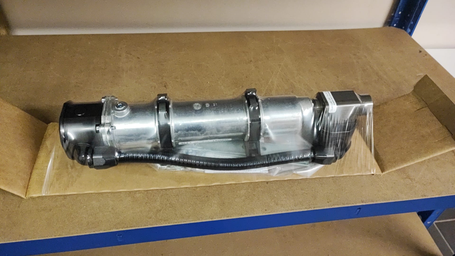 CB115208-200