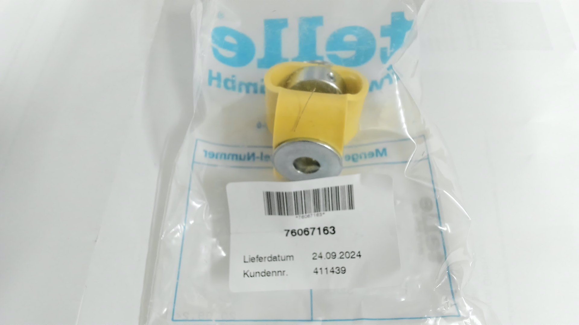 1260003300  size 20 yellow
