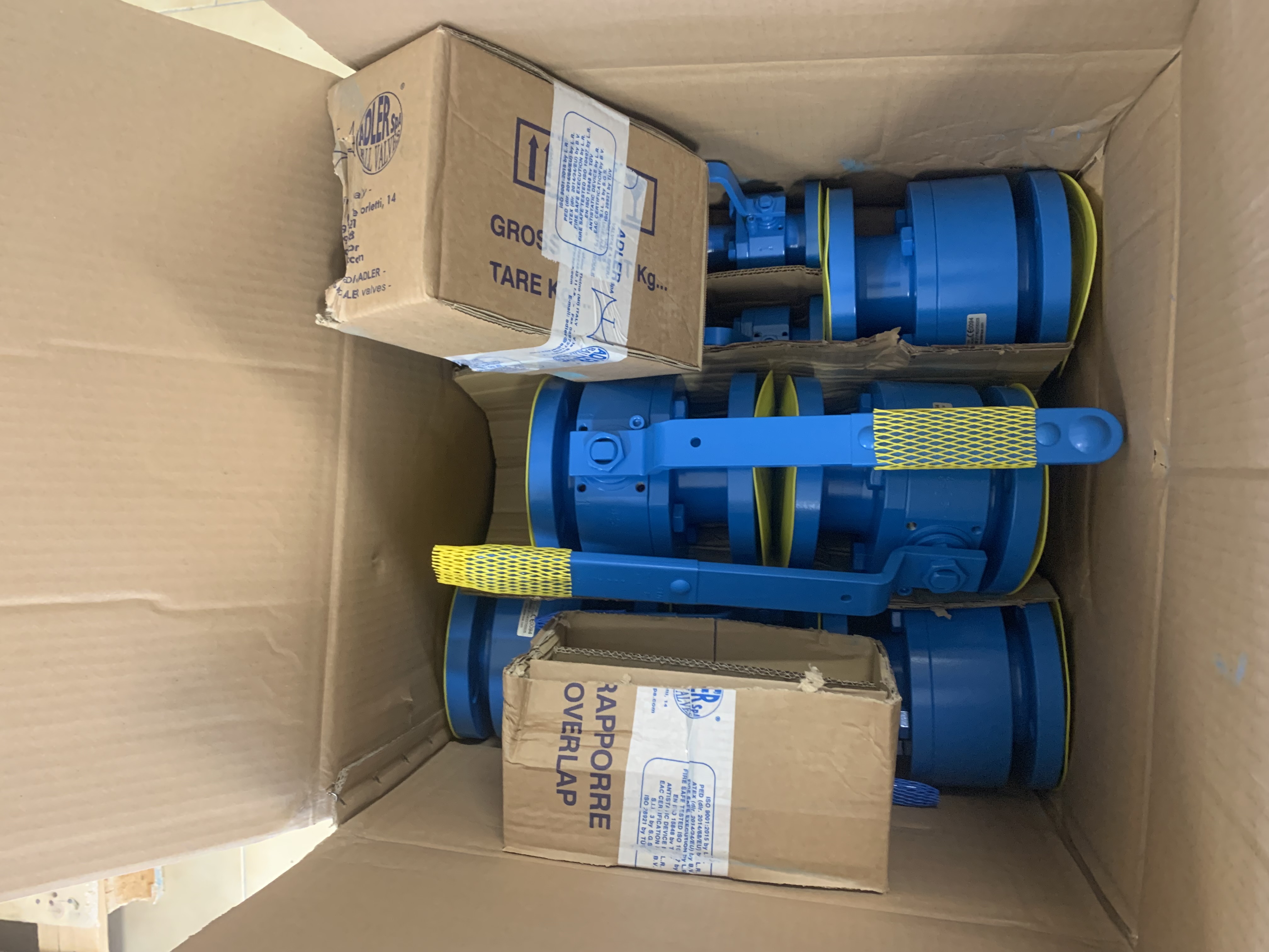 FE2 BALL VALVE A105 + 316 DN 25 A150 BALANCE HOLE + STRIPPLABLE VARNISH