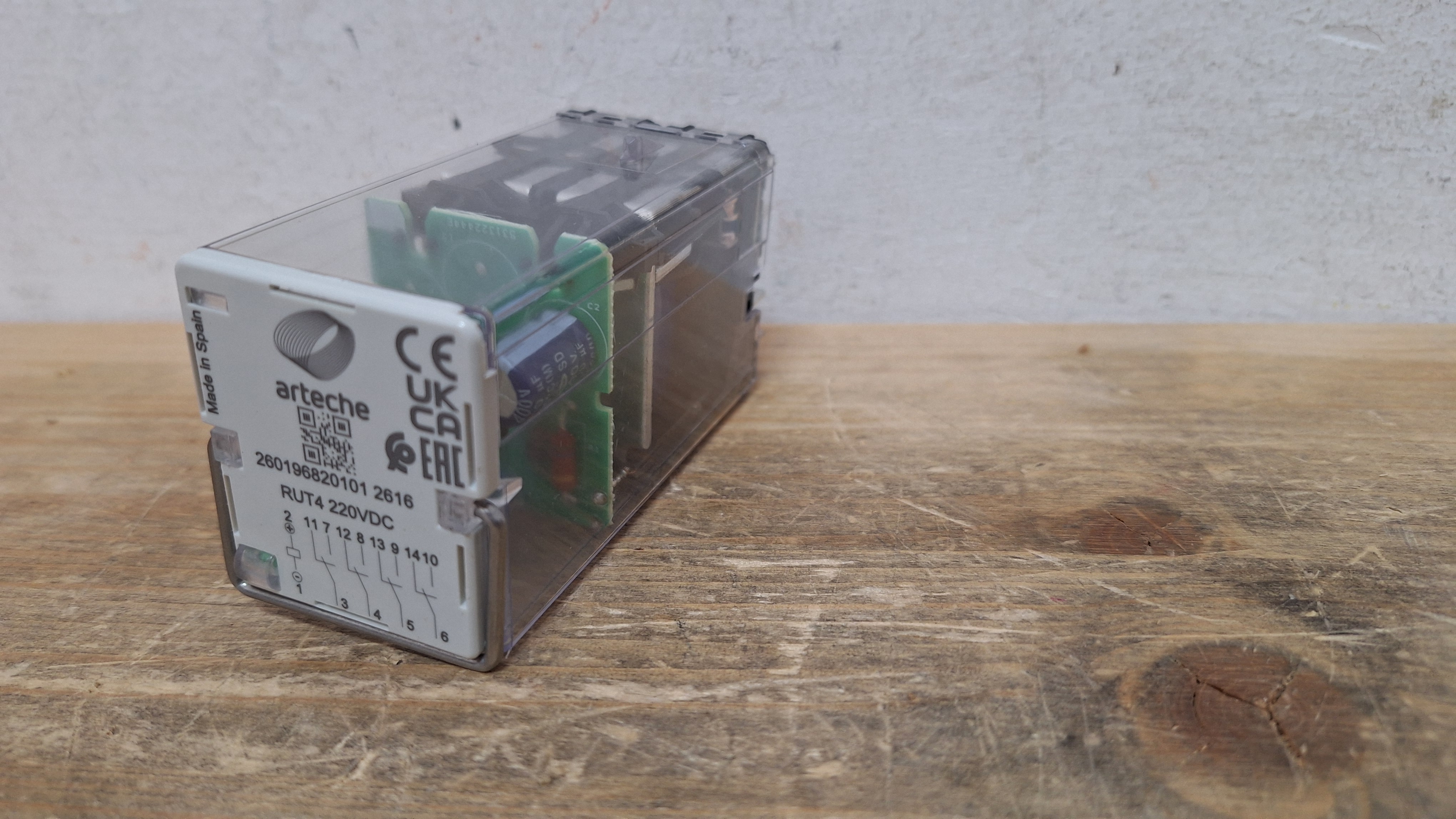 708600036 / RUT-4 220 VDC OP