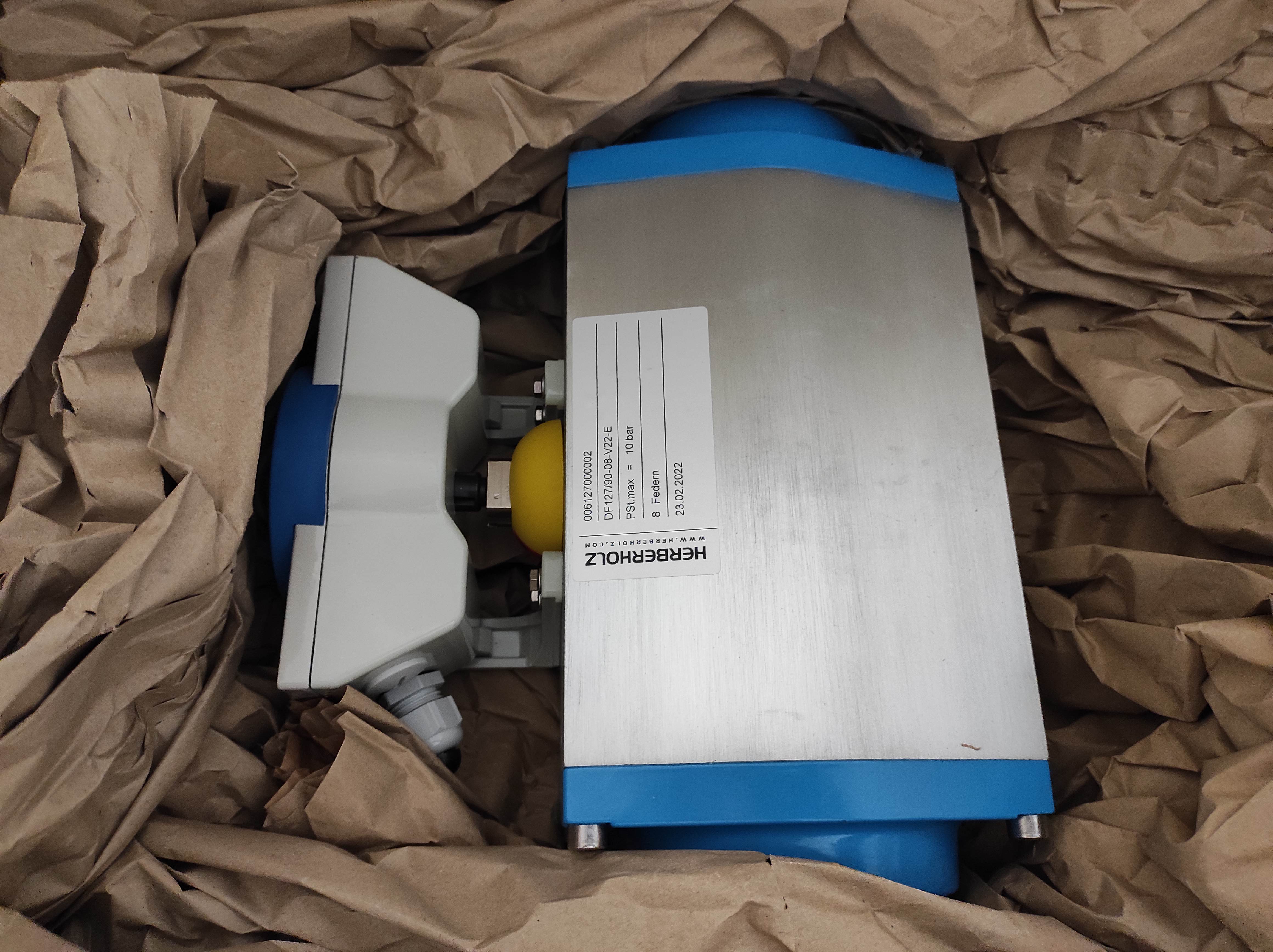 DF127/090-08-V22-E with Switchcontrol SC-M2-S1