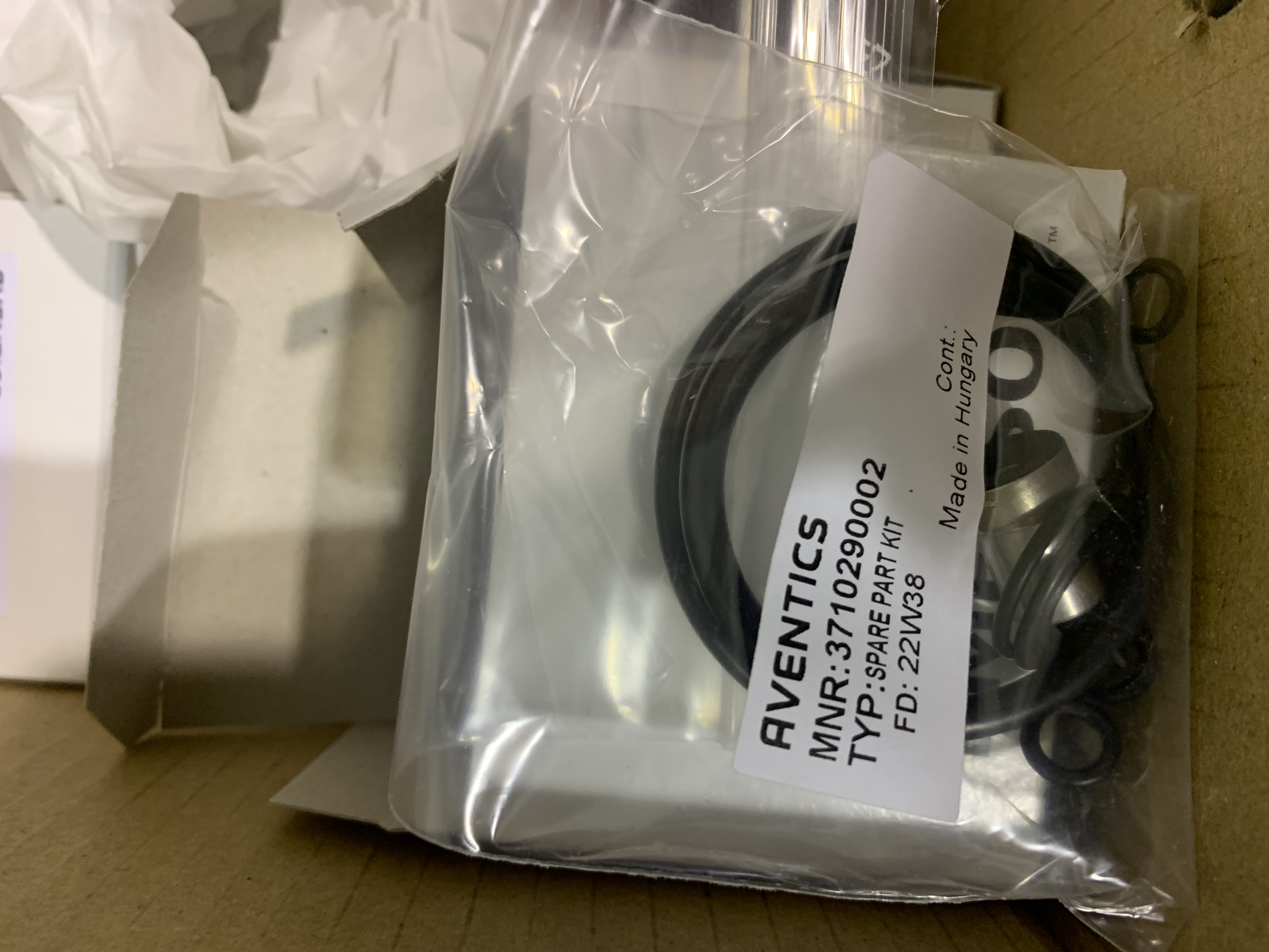 R3710290002