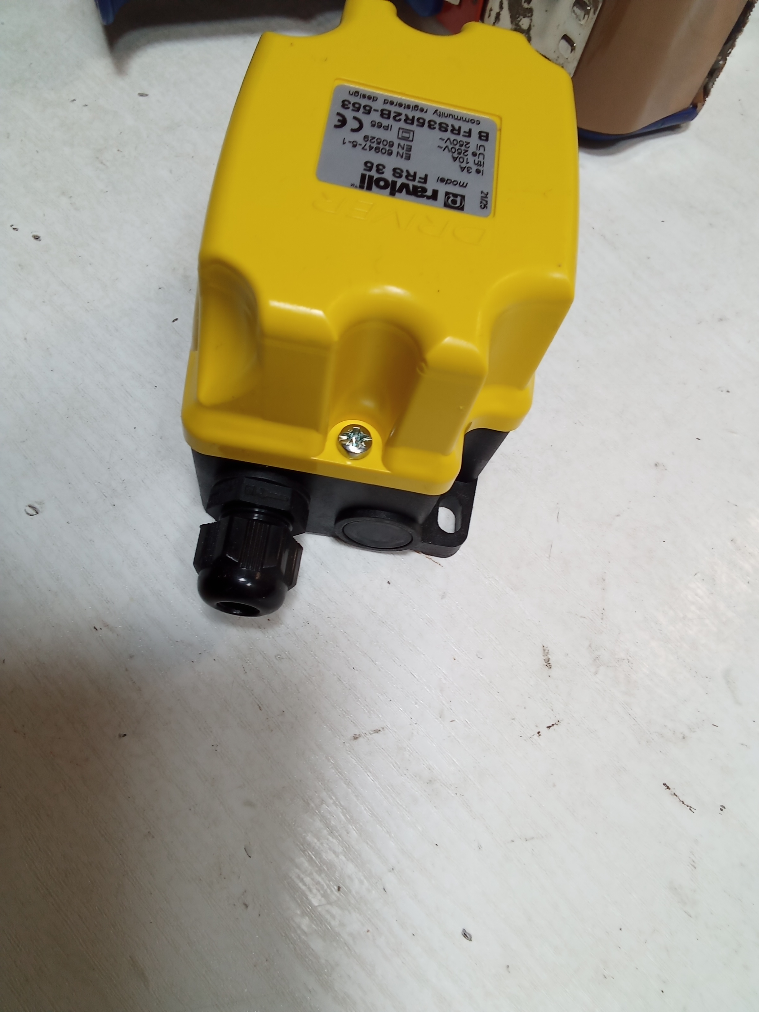 BFRS35R2B-553