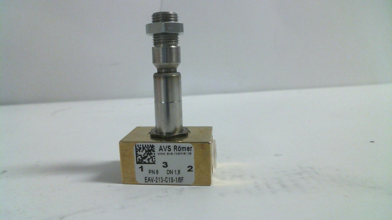 L1432 EAV-213-C18-1/8F
