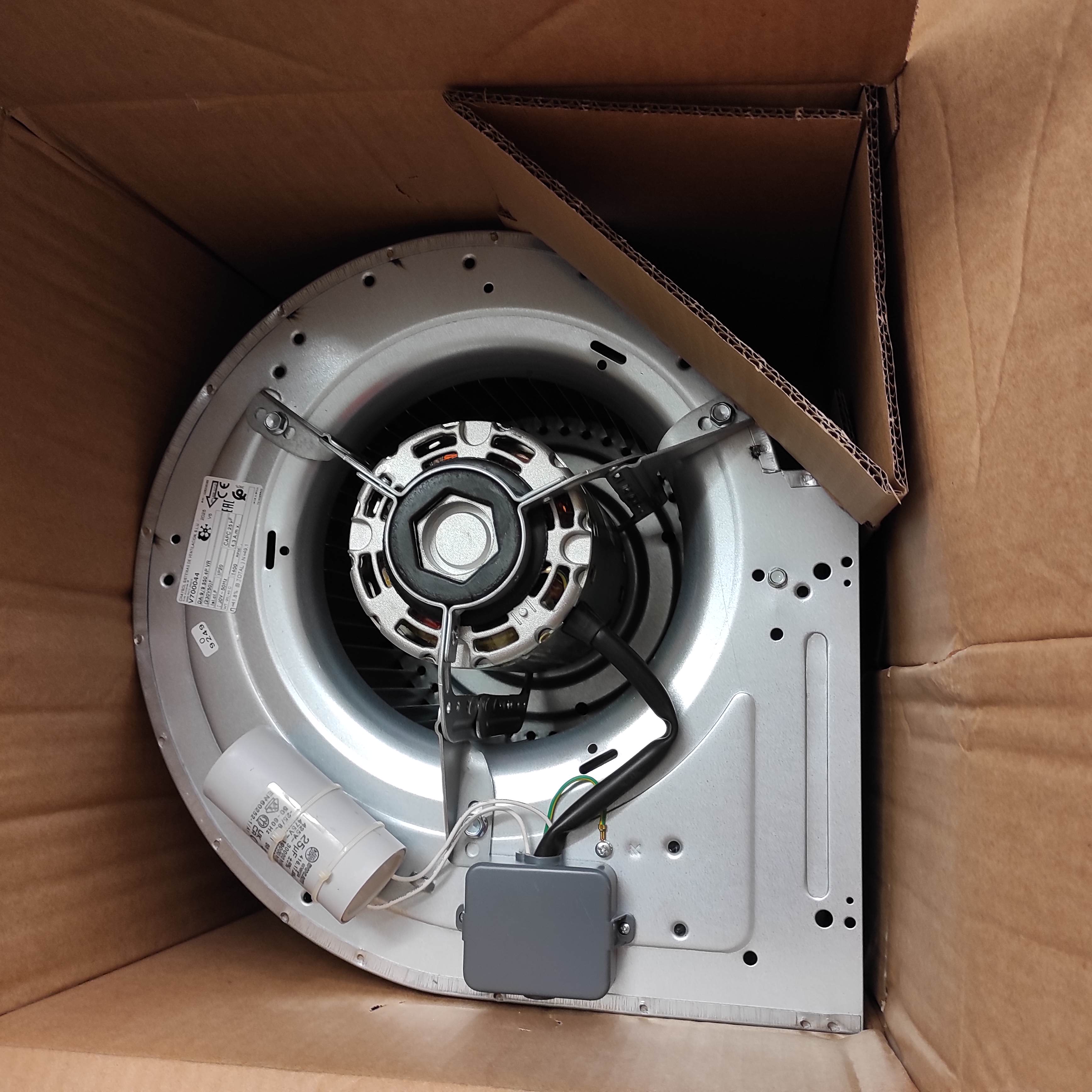 V700044 DA 9/9 550 W 4 P IP 20
