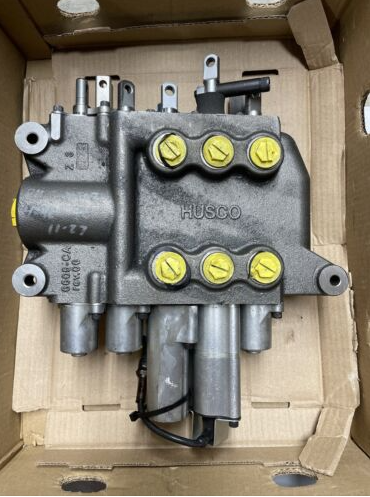 Husco Loader Control Valve AT196624 3 Function Valve 6600 Series E2   OEM