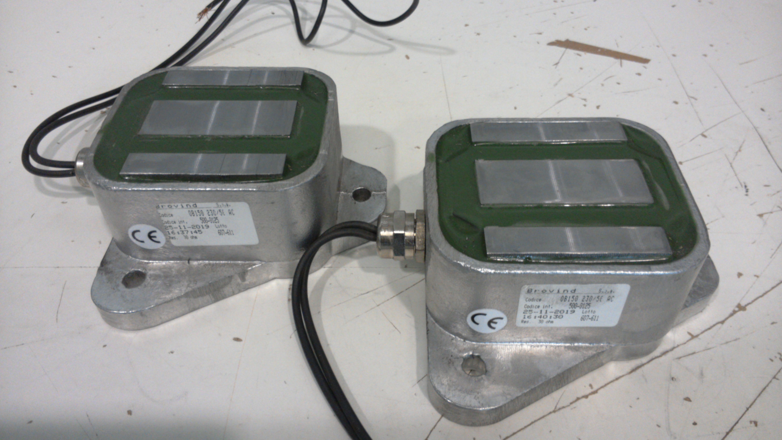 20EM-OB 300- 220-50AC