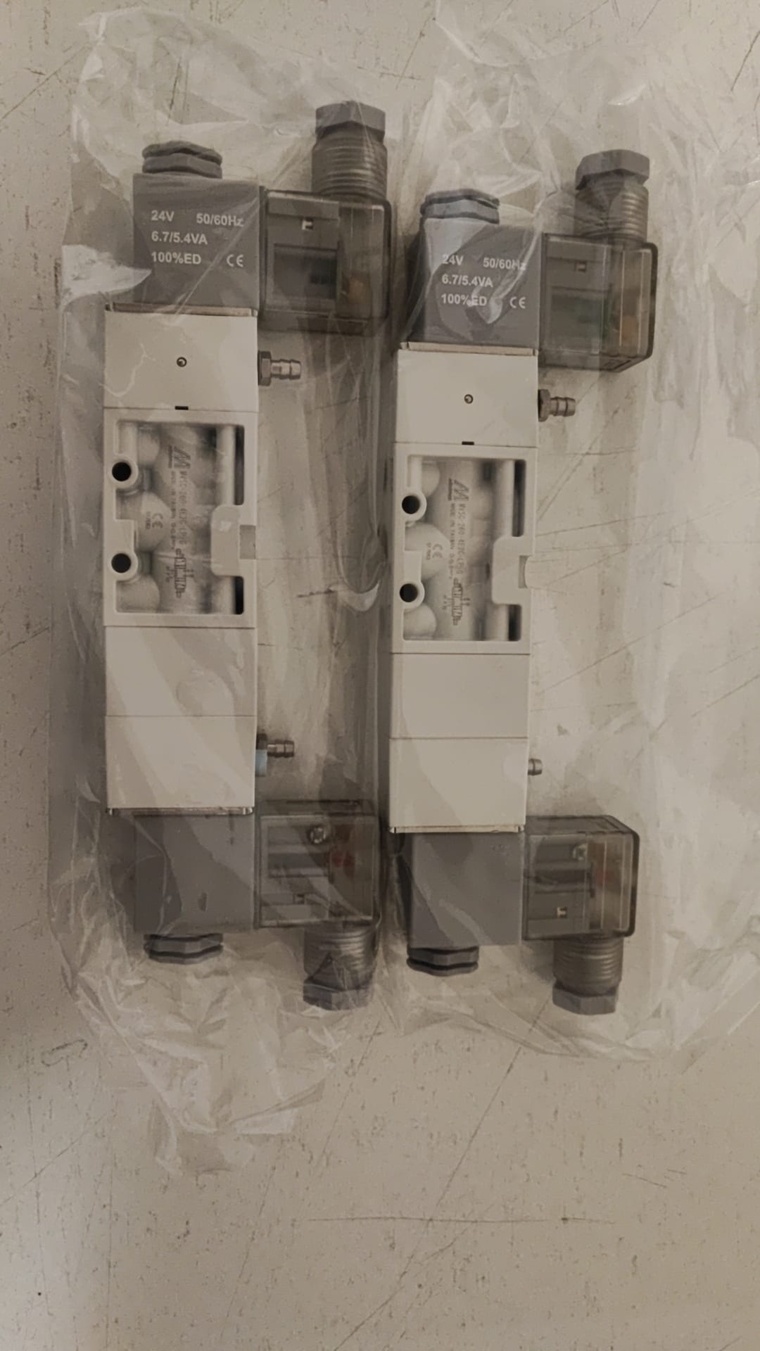 MVSC-260-4E2C-AC24-L-LP-G