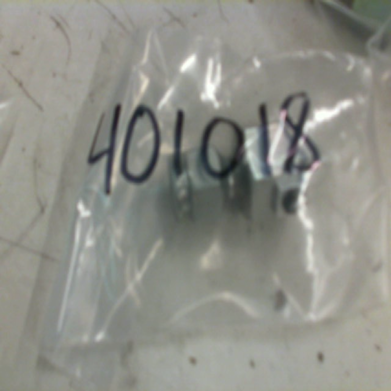 401018