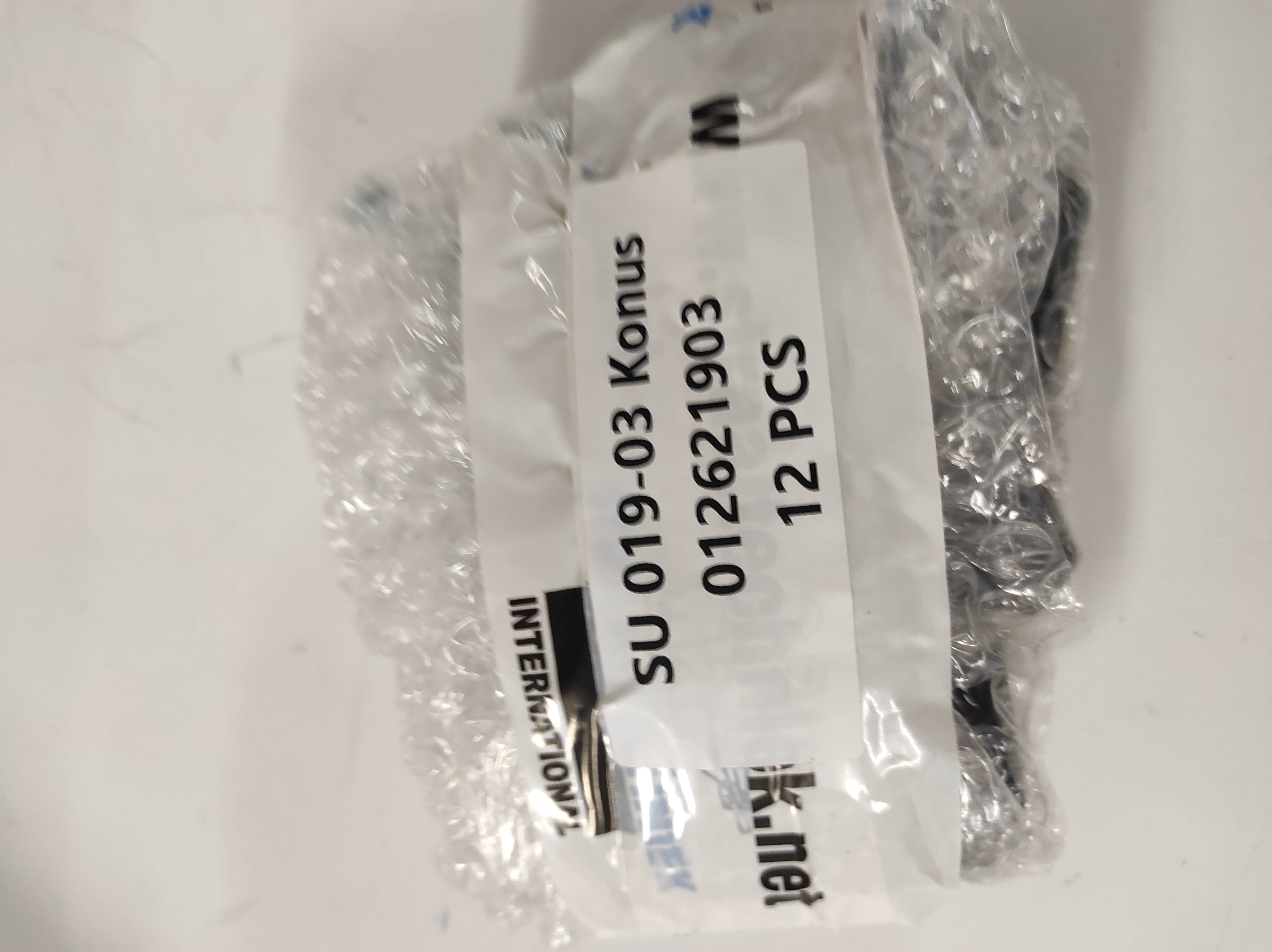 12621903 / 805 1201903