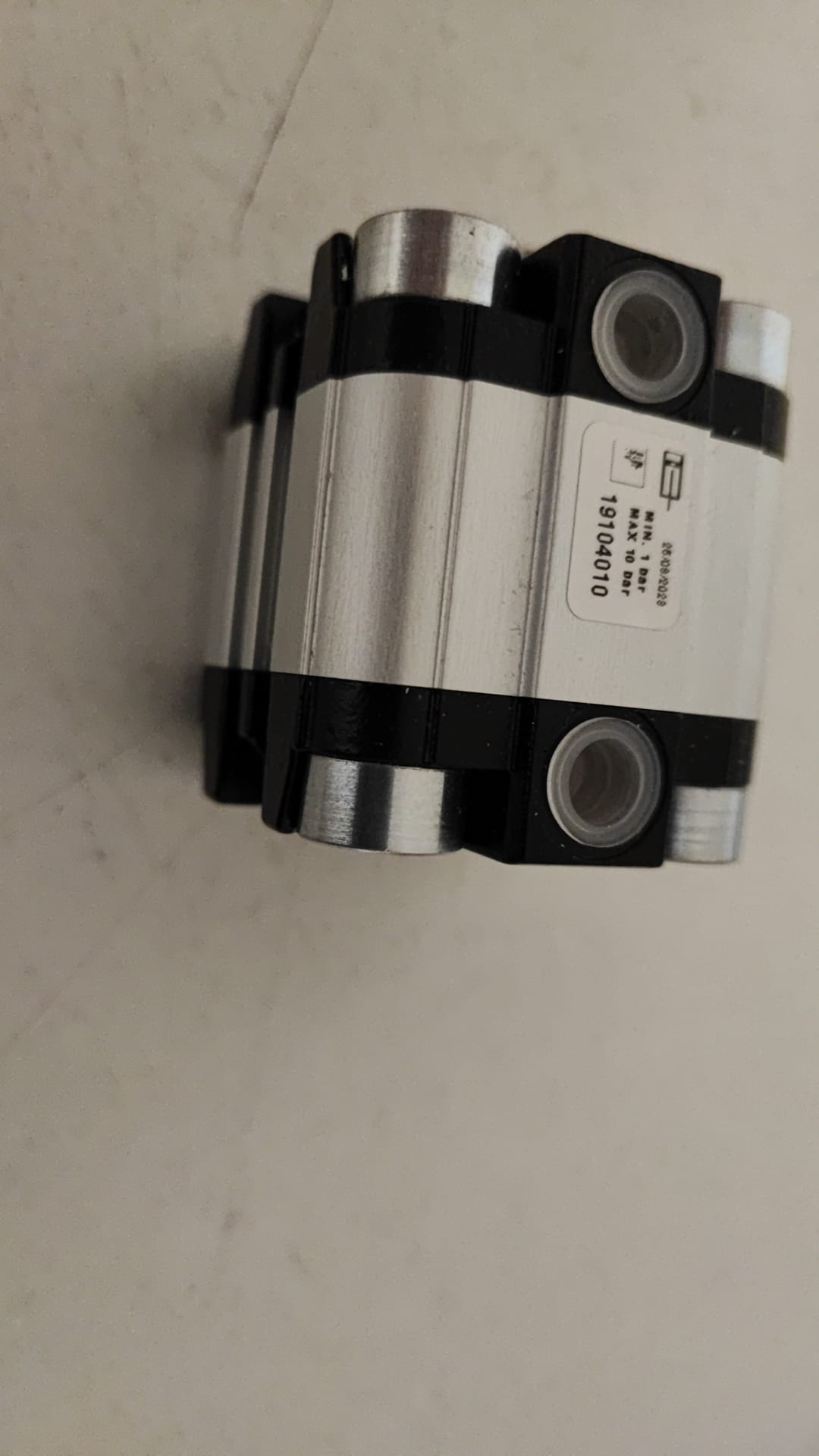 19104010