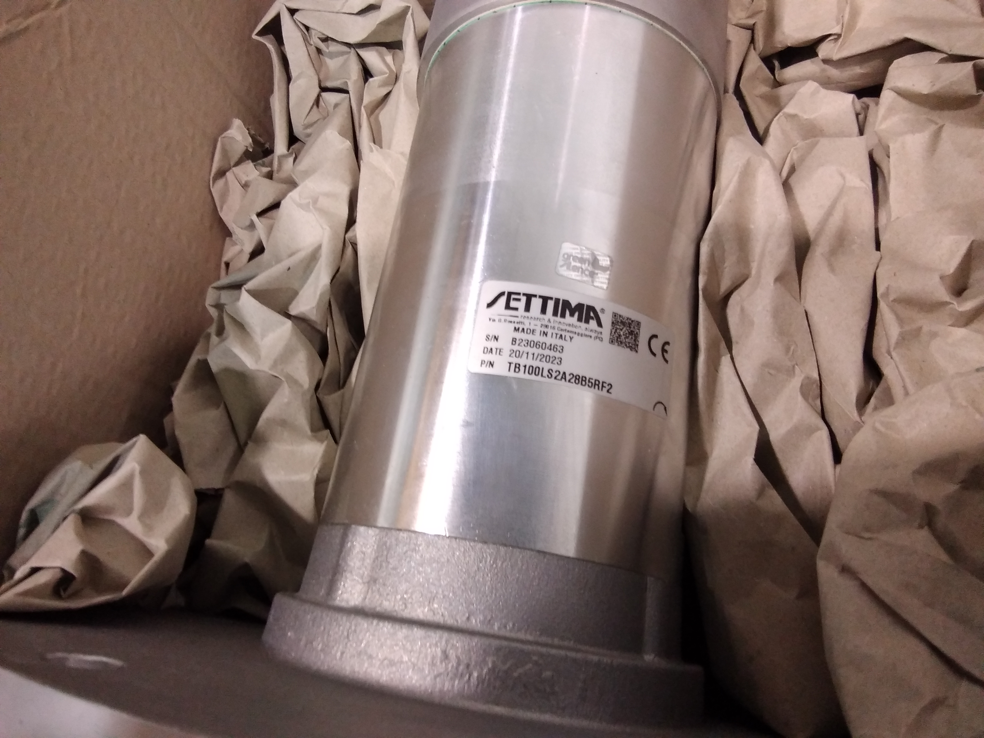GR40-SMT16B-100L S2 AC28 B5 RF2