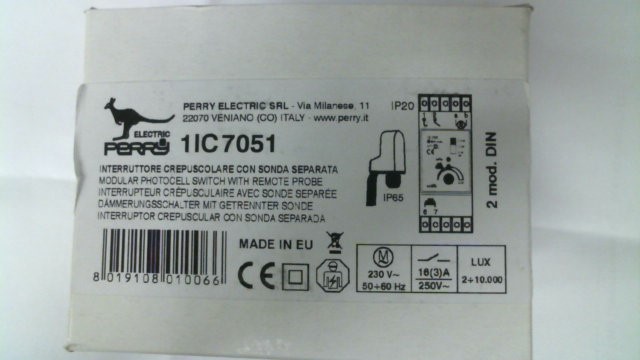 1IC 7051