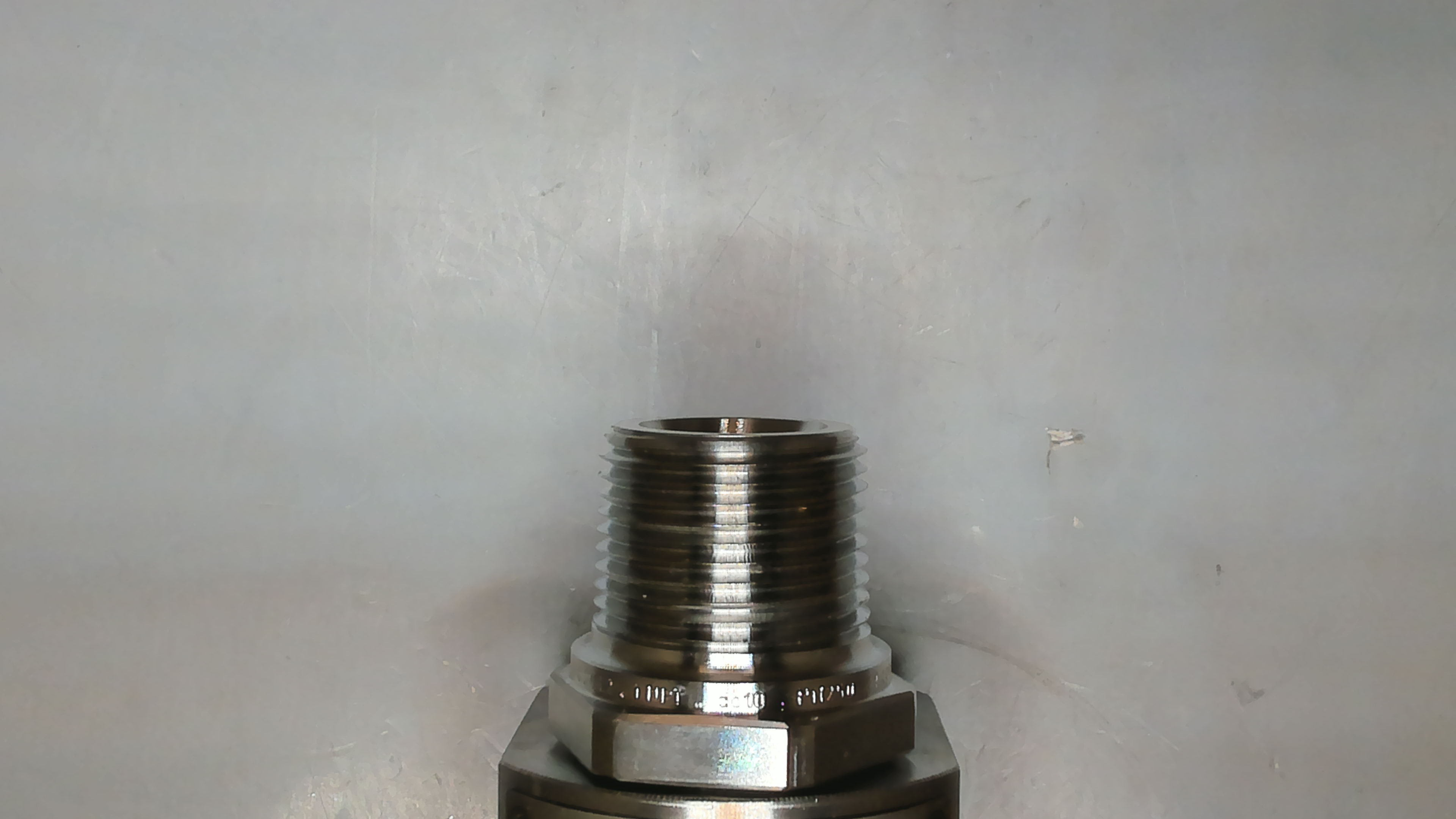 V71 Threaded connection