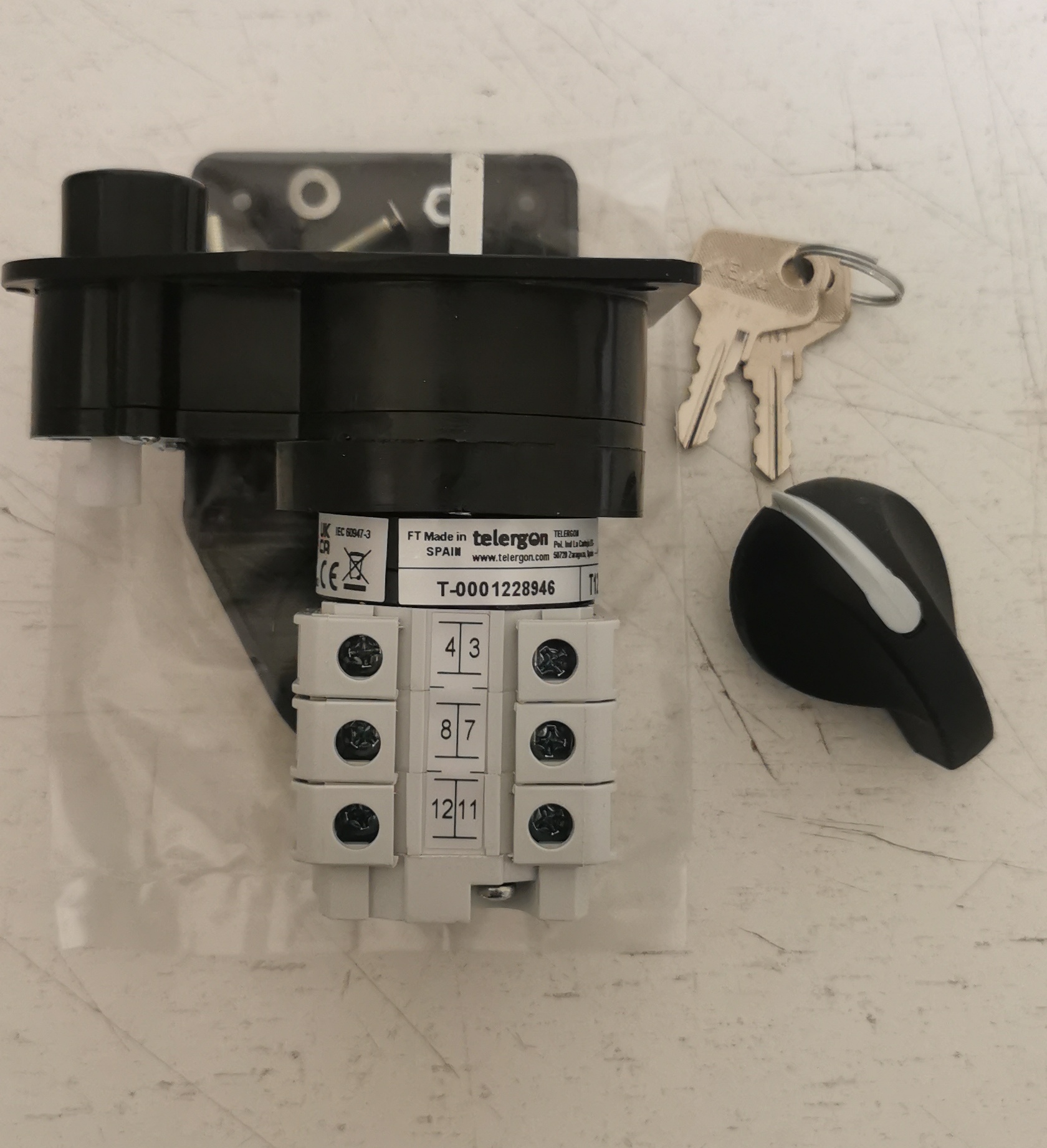 T-0001228946