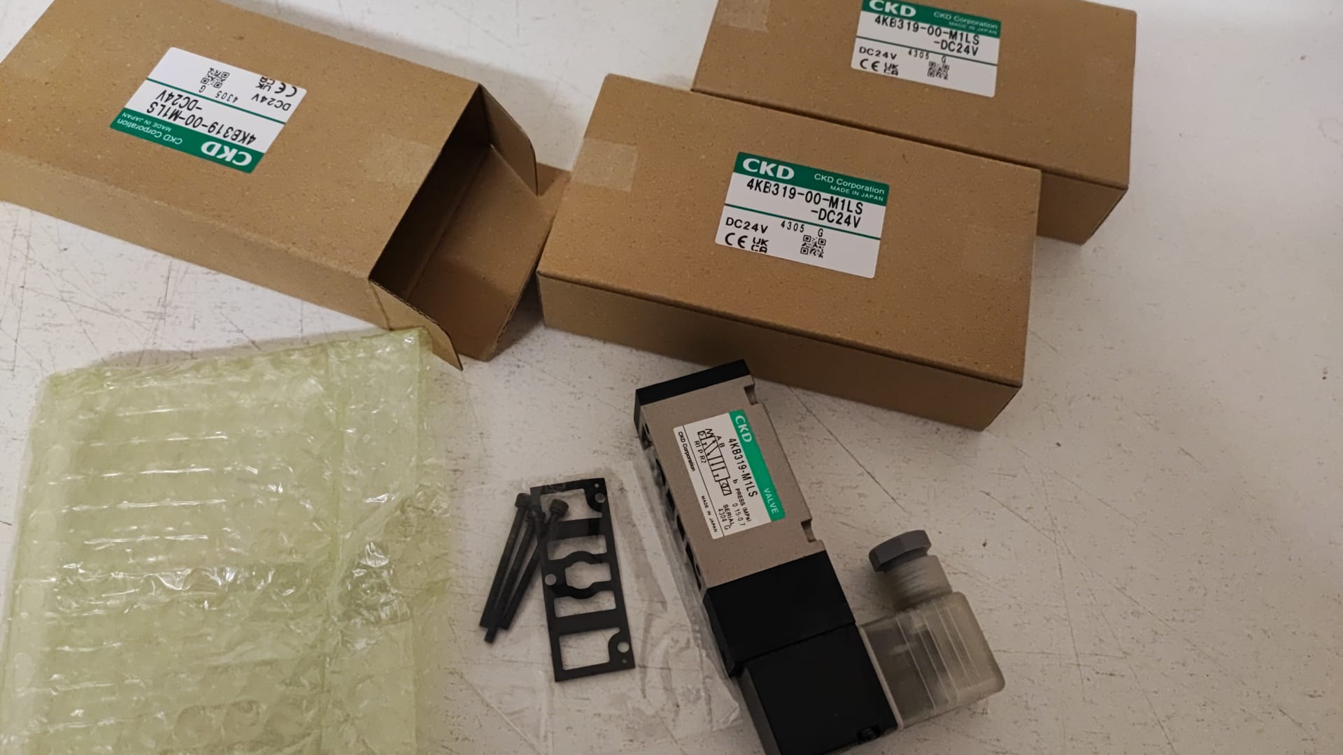 4KB319-00-M1LS-DC24V